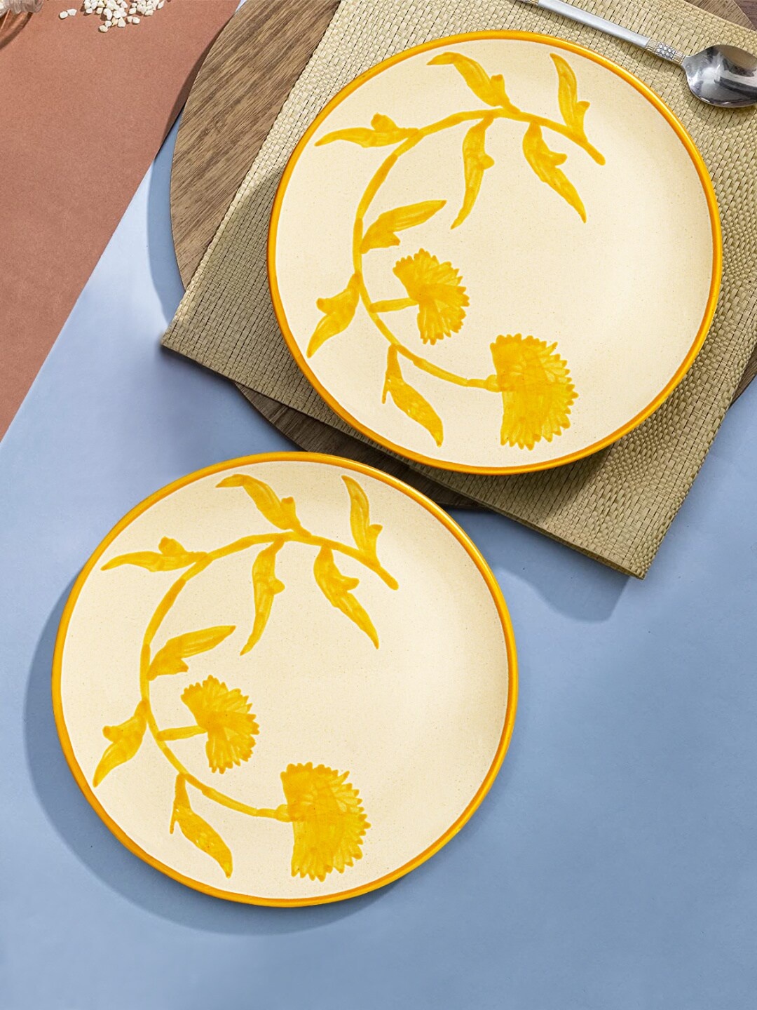 

StyleMyWay Set of 2 Yellow & White Dishwasher & Microwave safe Printed Ceramic Plates