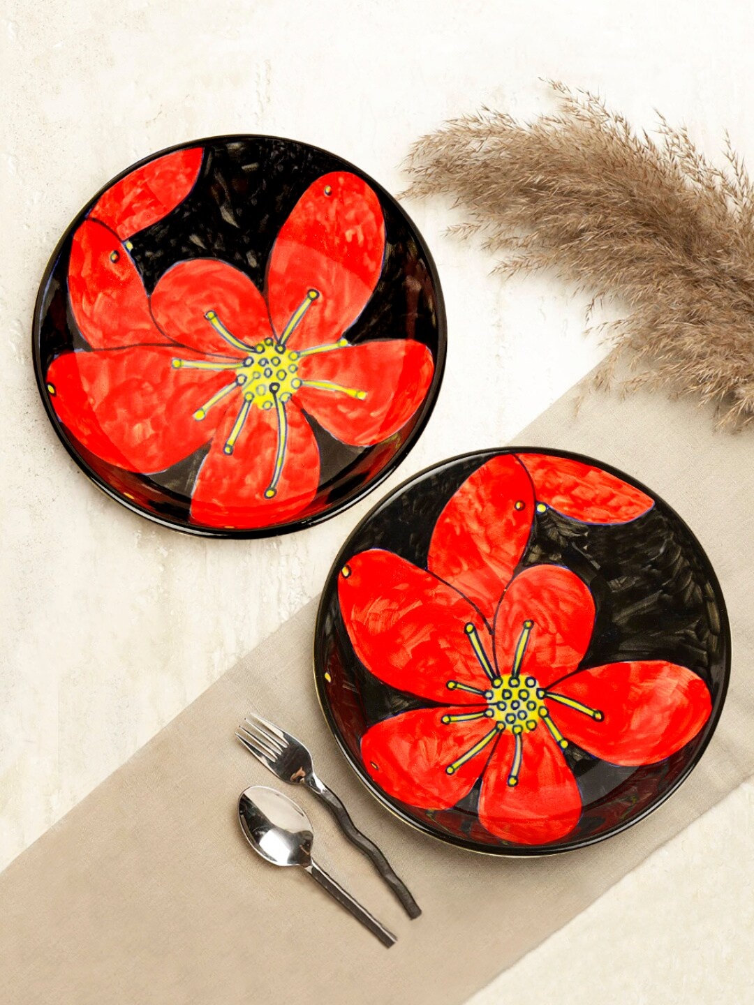 

StyleMyWay Set of 2 Red & Black Dishwasher & Microwave safe Printed Ceramic Glossy Plates