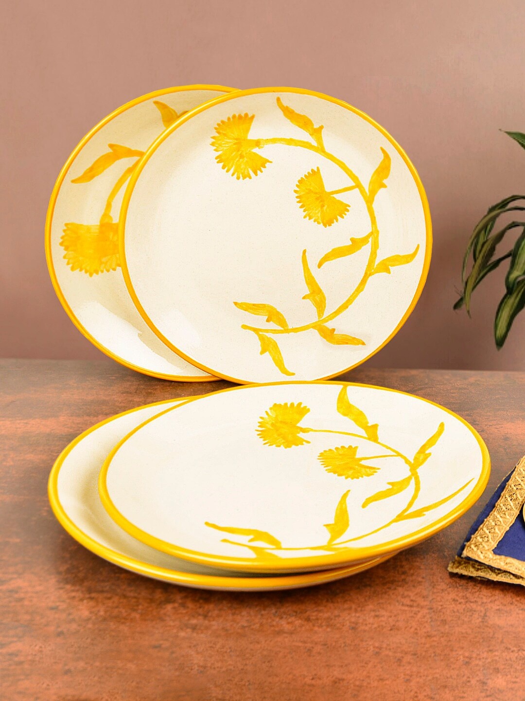 

StyleMyWay Set of 4 Yellow & Cream Dishwasher & Microwave safe Ceramic Glossy Plates