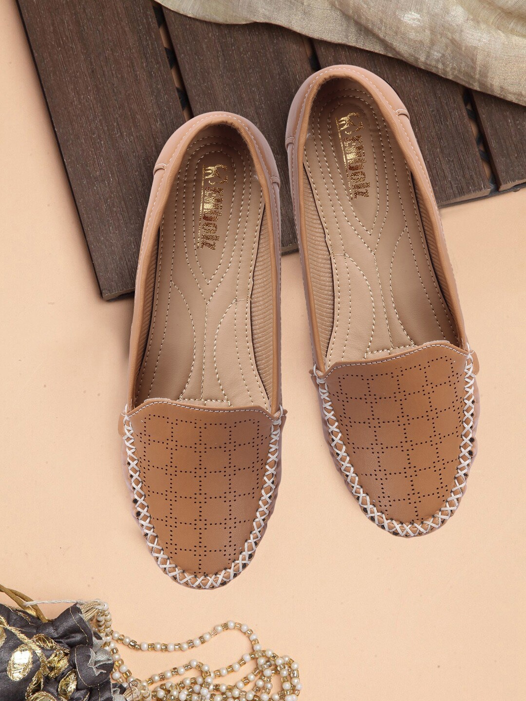 

Elibolz Women Tan Round Toe Mojaris Flats