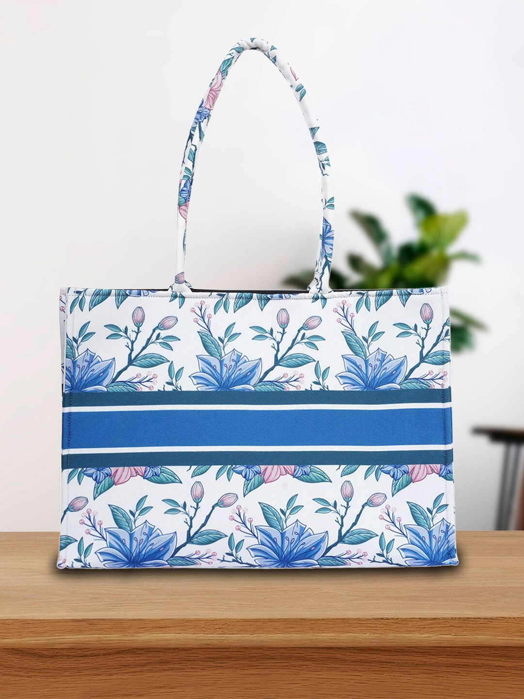 

Crazy Corner Floral Printed Handheld Bag Handbags, White