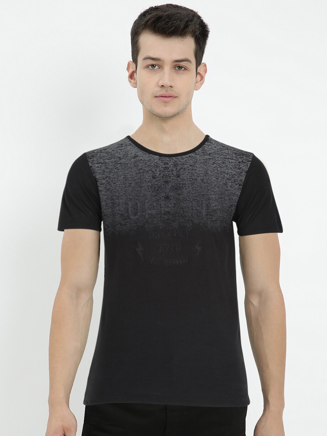 

V2 Value & Variety Men Black & Grey Colourblocked T-shirt