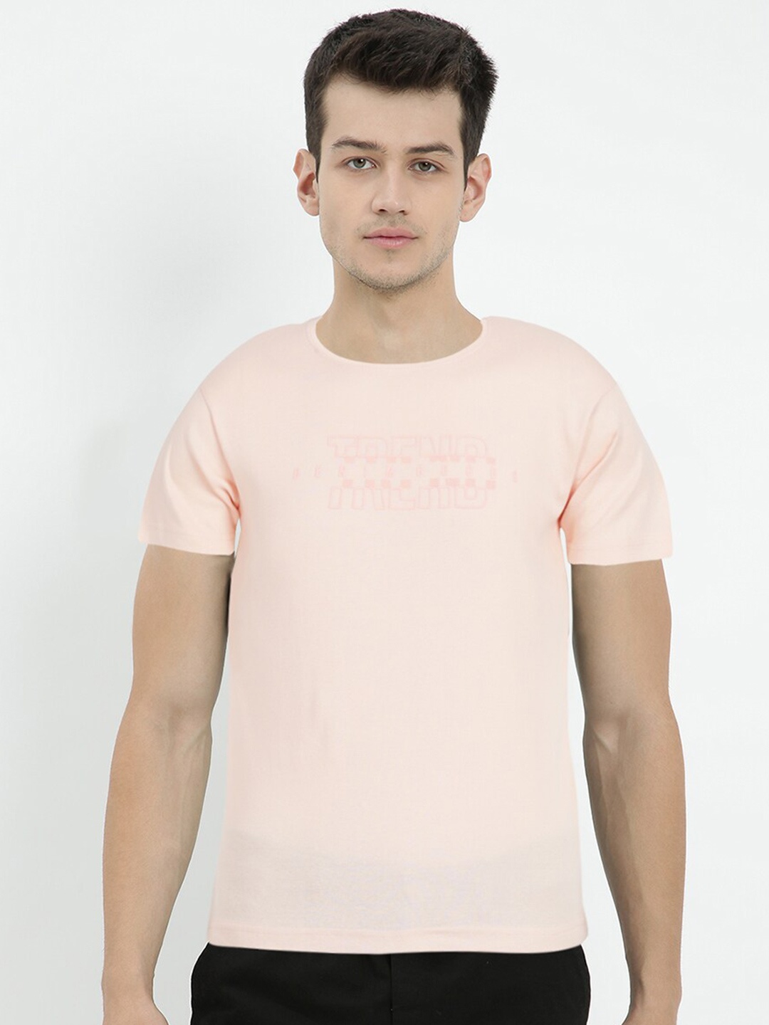 

V2 Value & Variety Men Pink Solid Round Neck T-shirt