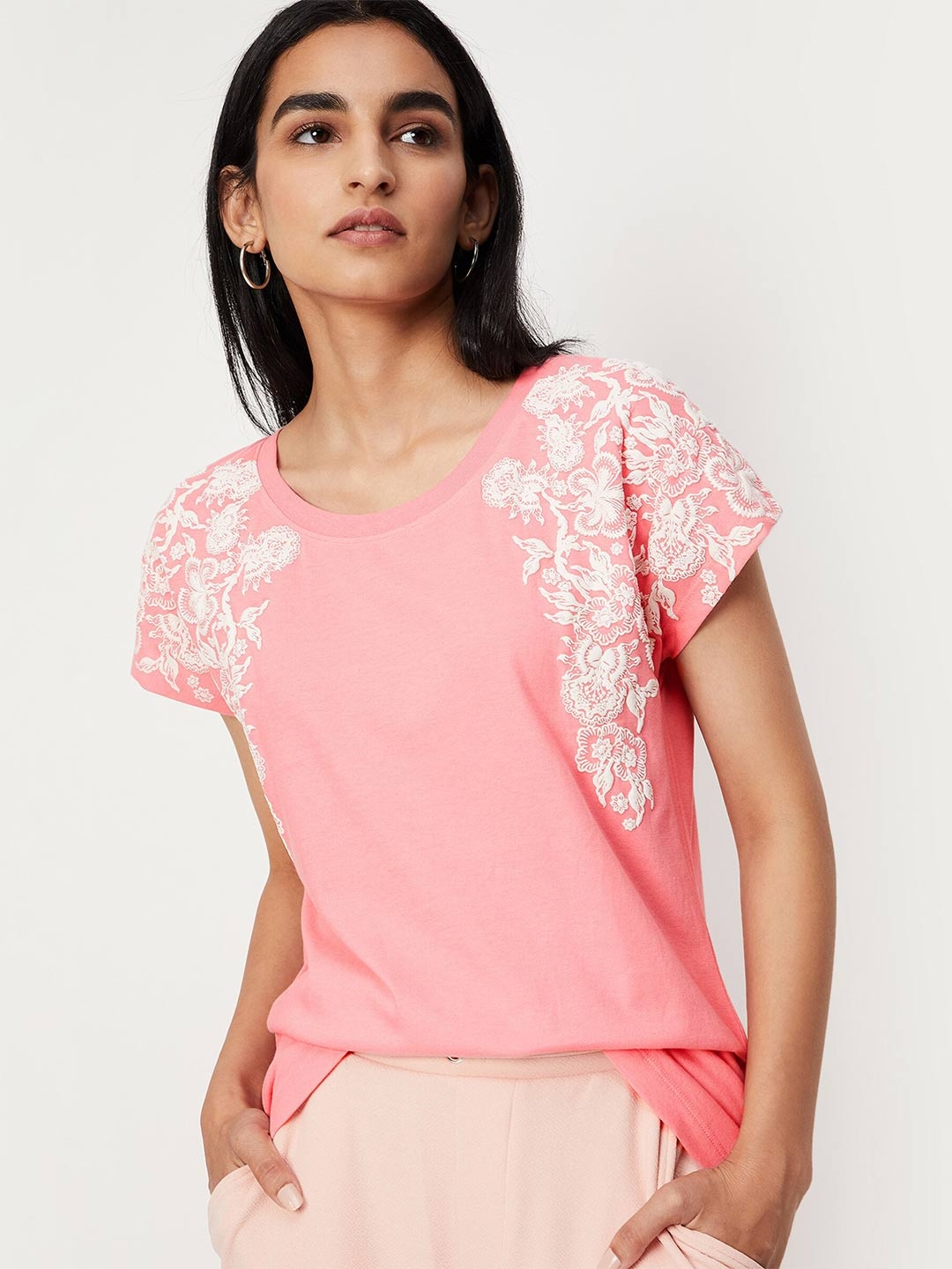 

max Women Pink Floral Printed Extended Sleeves Cotton T-shirt