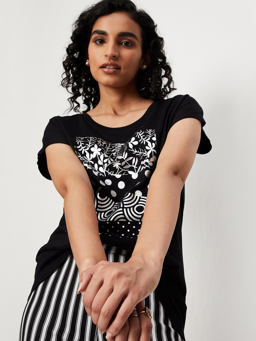 

max Women Black Printed Round Neck Cotton T-shirt