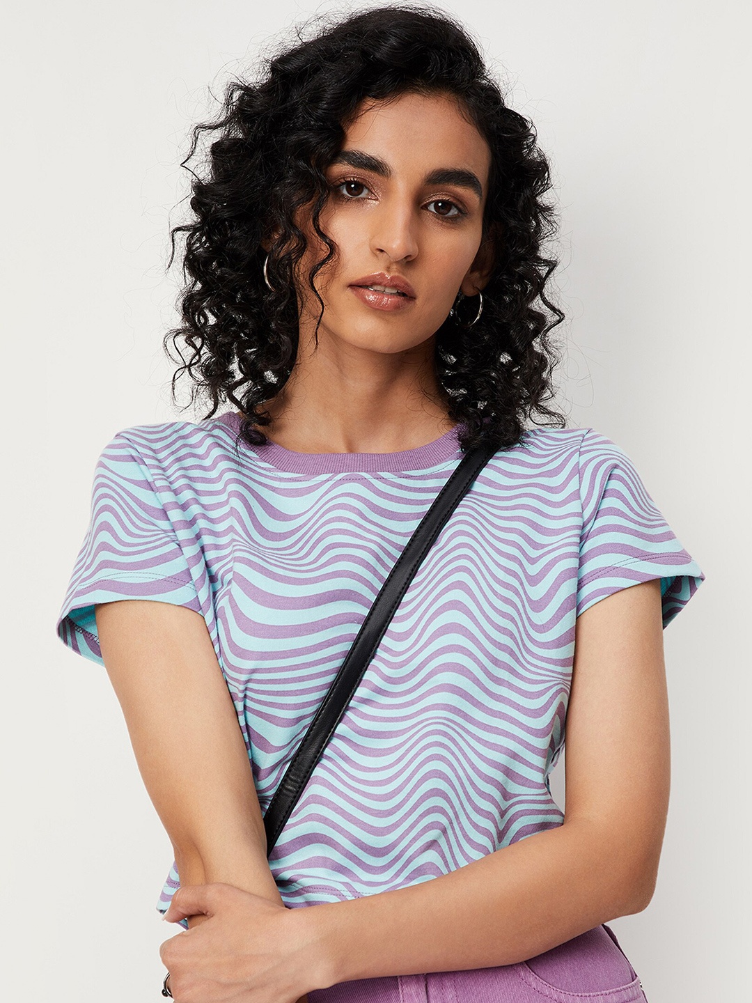 

max Women Blue & Purple Striped Round Neck Cotton T-shirt