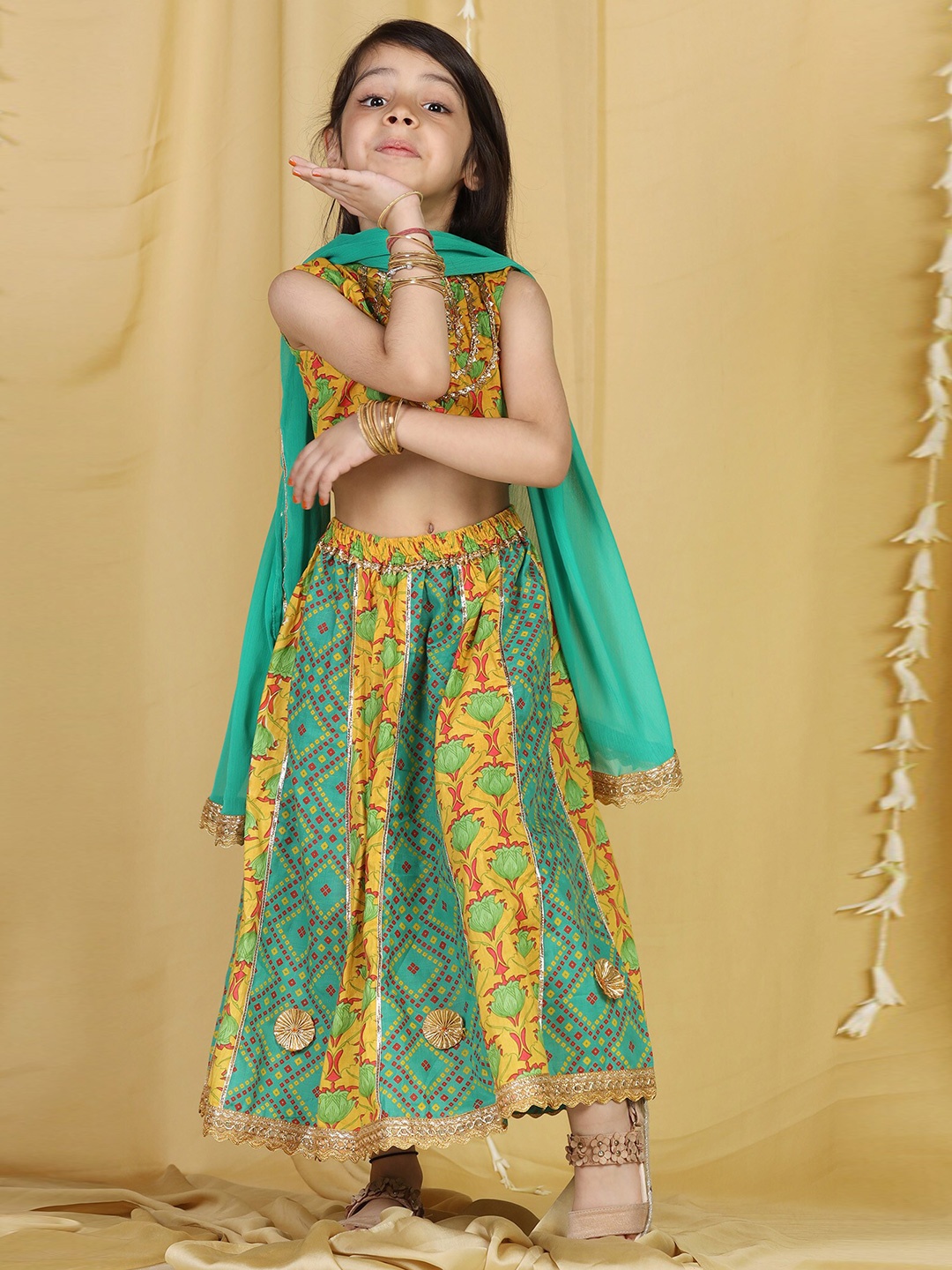 

ADIVA Girls Green & Yellow Printed Ready to Wear Lehenga & Blouse With Dupatta