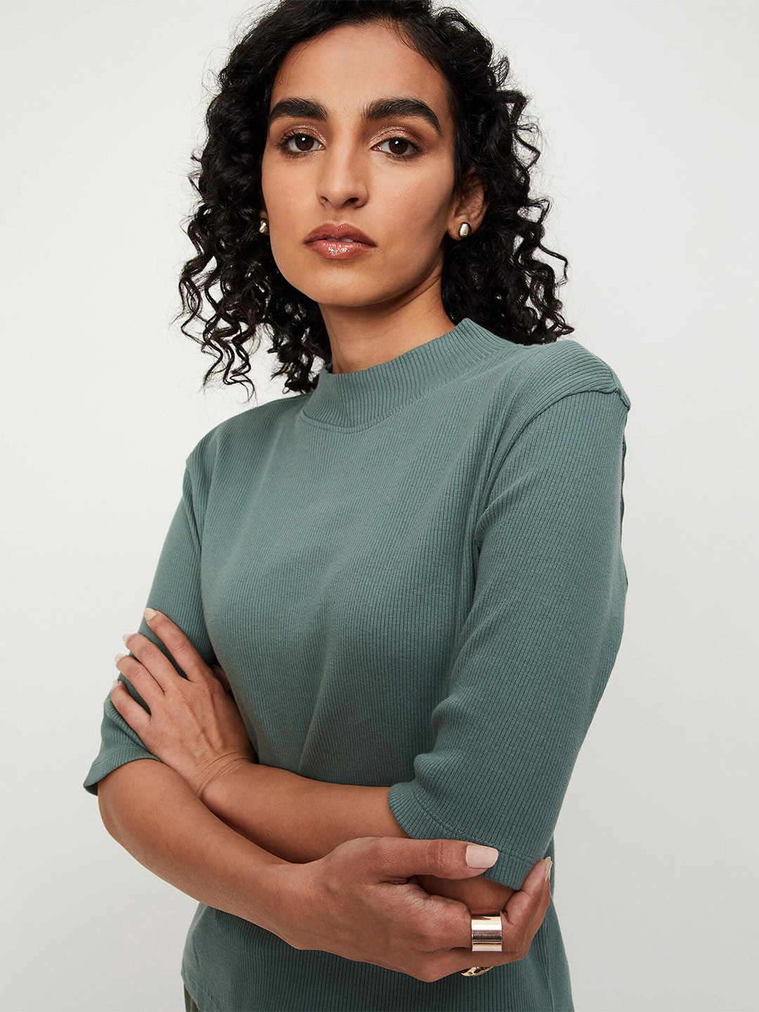 

max Women Green Solid High Neck Top