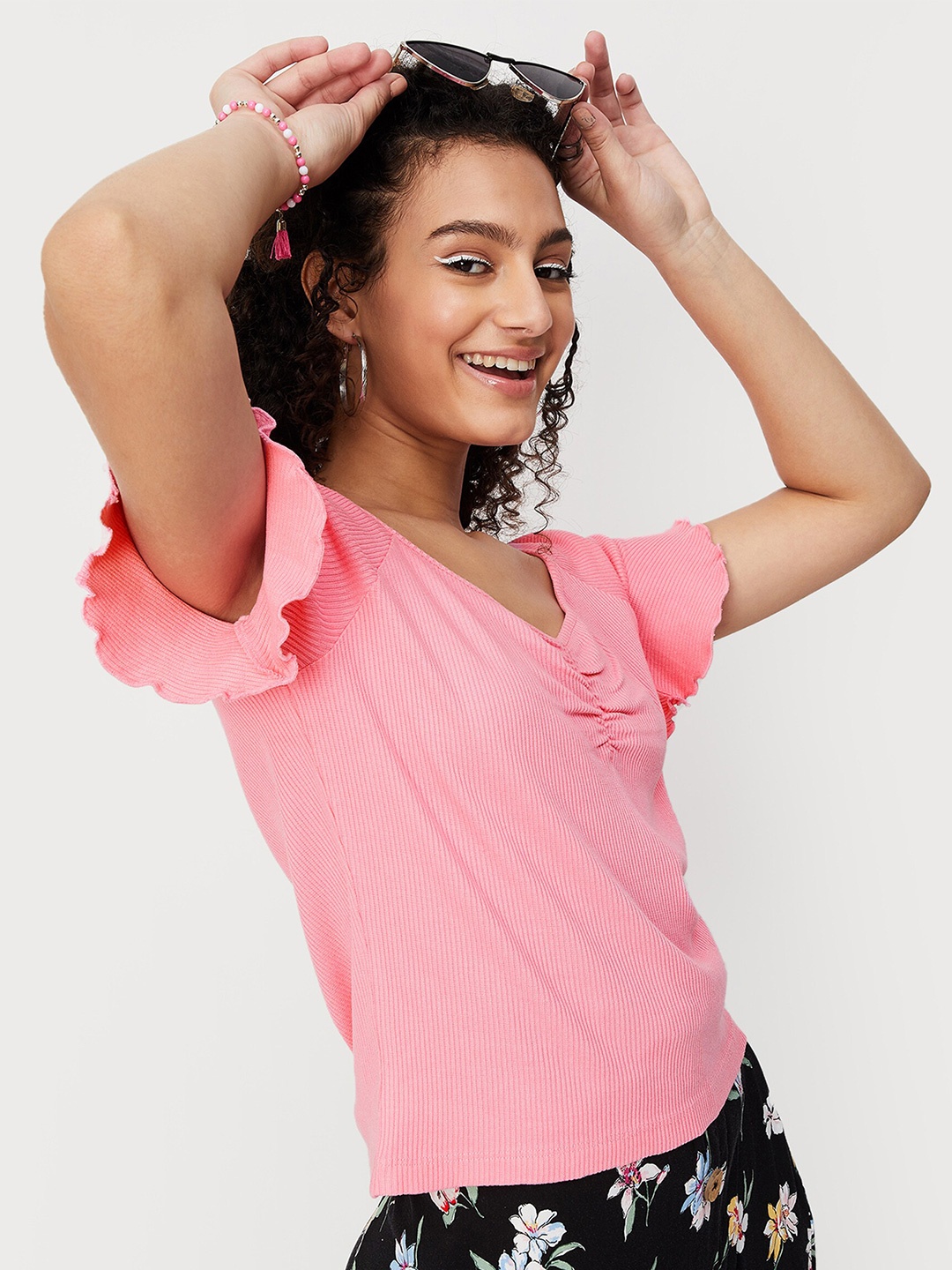 

max Women Pink Solid V-Neck Top