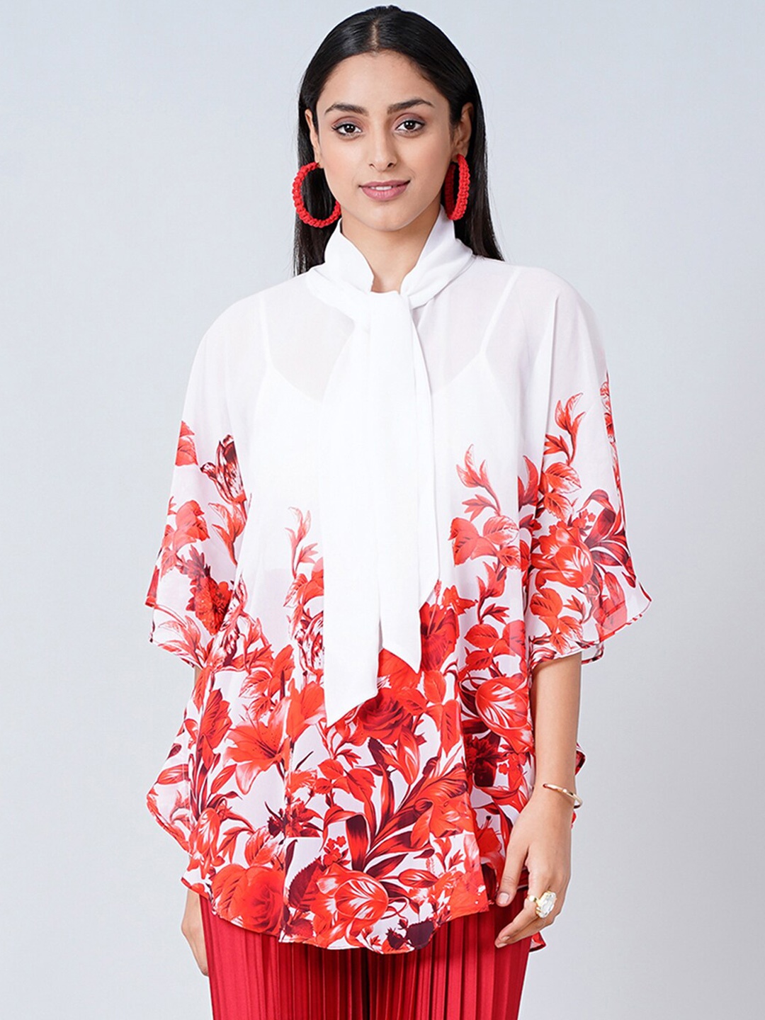 

First Resort by Ramola Bachchan Pink Floral Printed Tie-Up Neck Georgette Kaftan Top