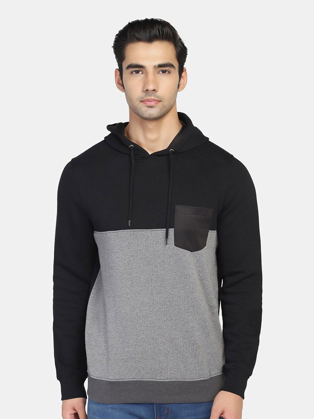 

Blackberrys Men Black Colourblocked Hooded Cotton Sweatshirt