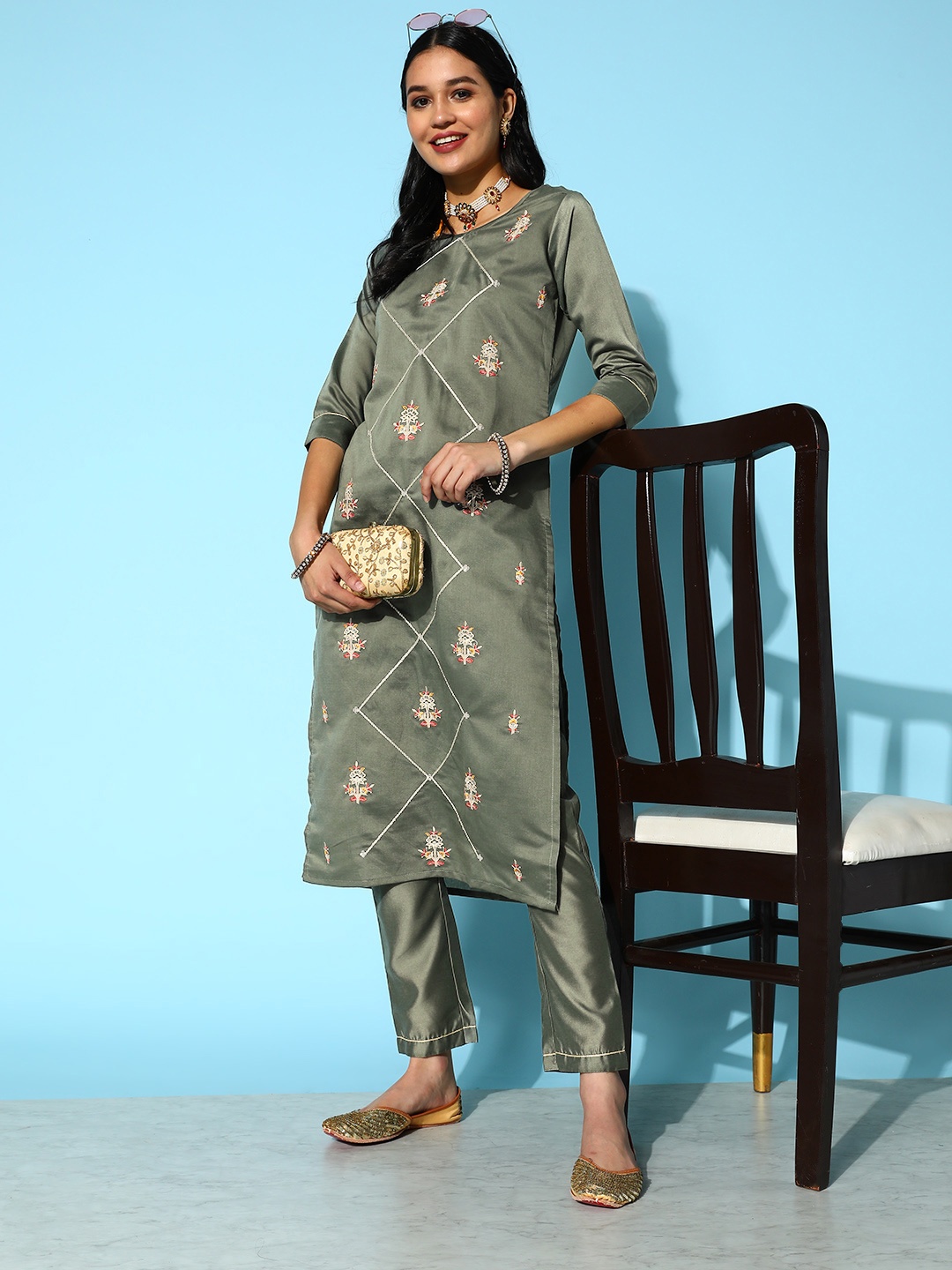 

SheWill Women Green Ethnic Motifs Embroidered Kurta with Trousers