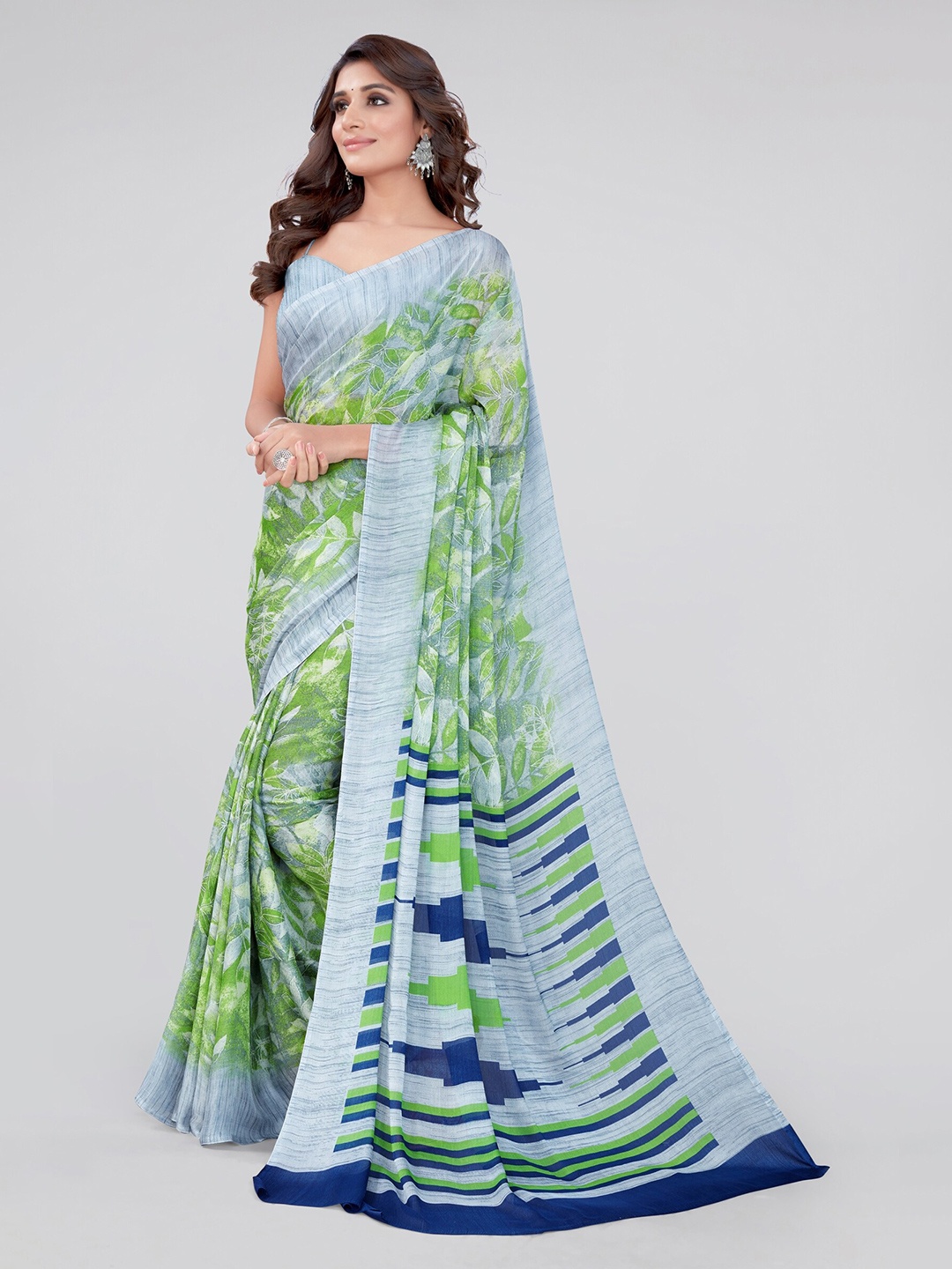 

MIRCHI FASHION Blue & Green Floral Printed Saree