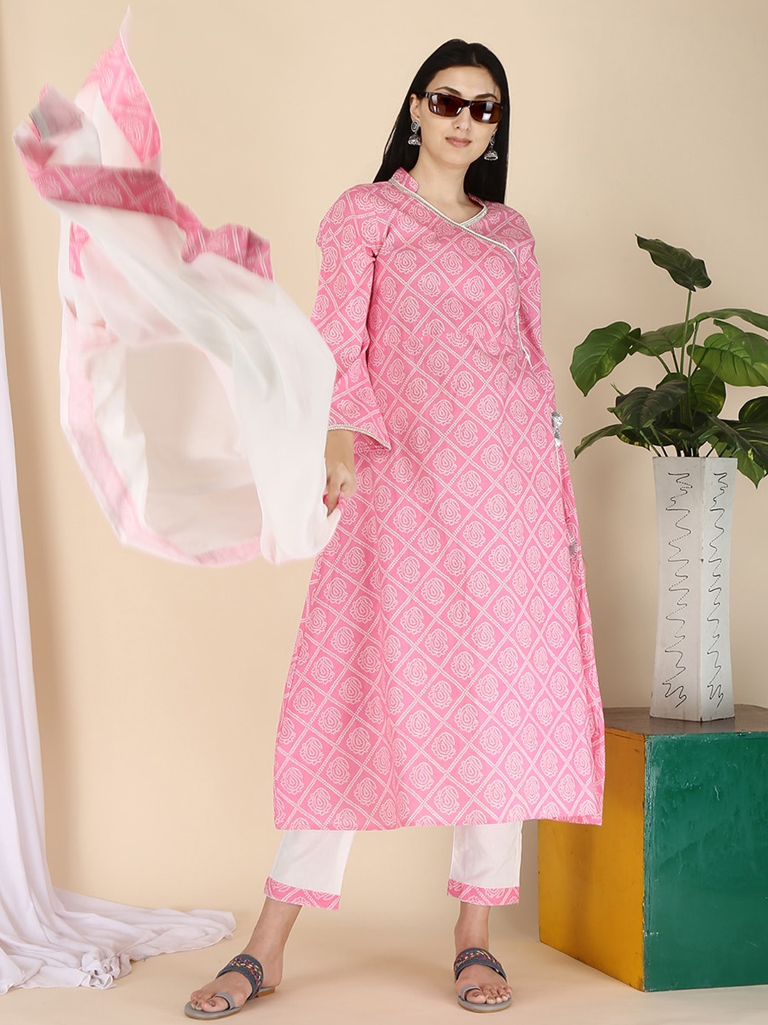 

ERISHA Women Pink Bandhani Printed Angrakha Pure Cotton Kurta with Trousers & With Dupatta