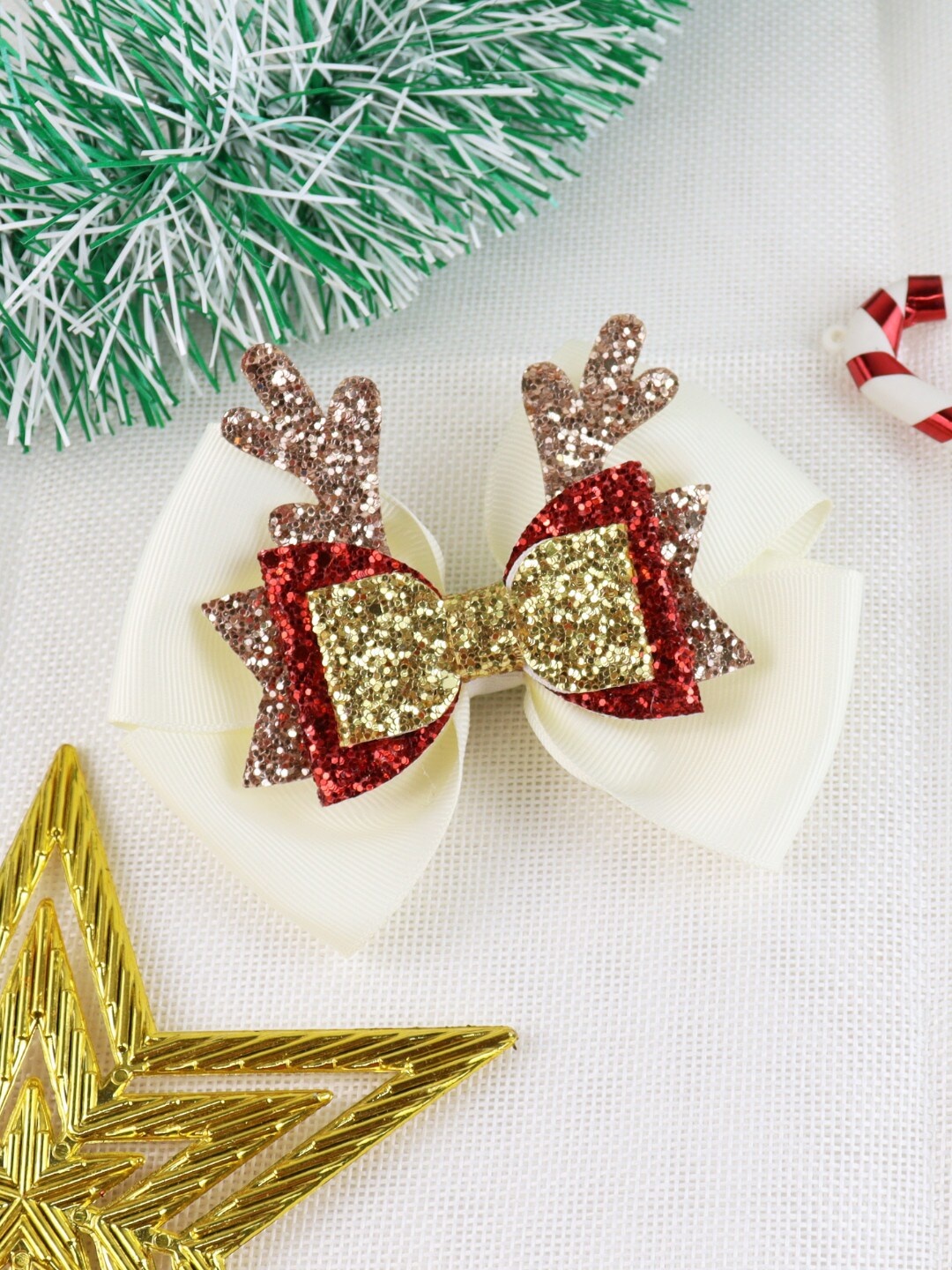 

Asthetika Kids Girls White & Red Embellished Alligator Hair Clip