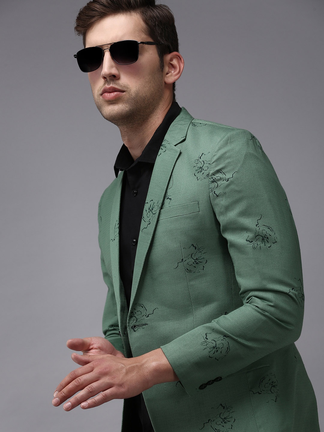 

SHOWOFF Men Green Printed Single Breasted Blazers