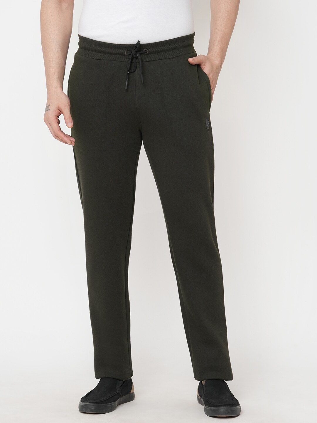 

Sweet Dreams Men Olive Solid Track Pant
