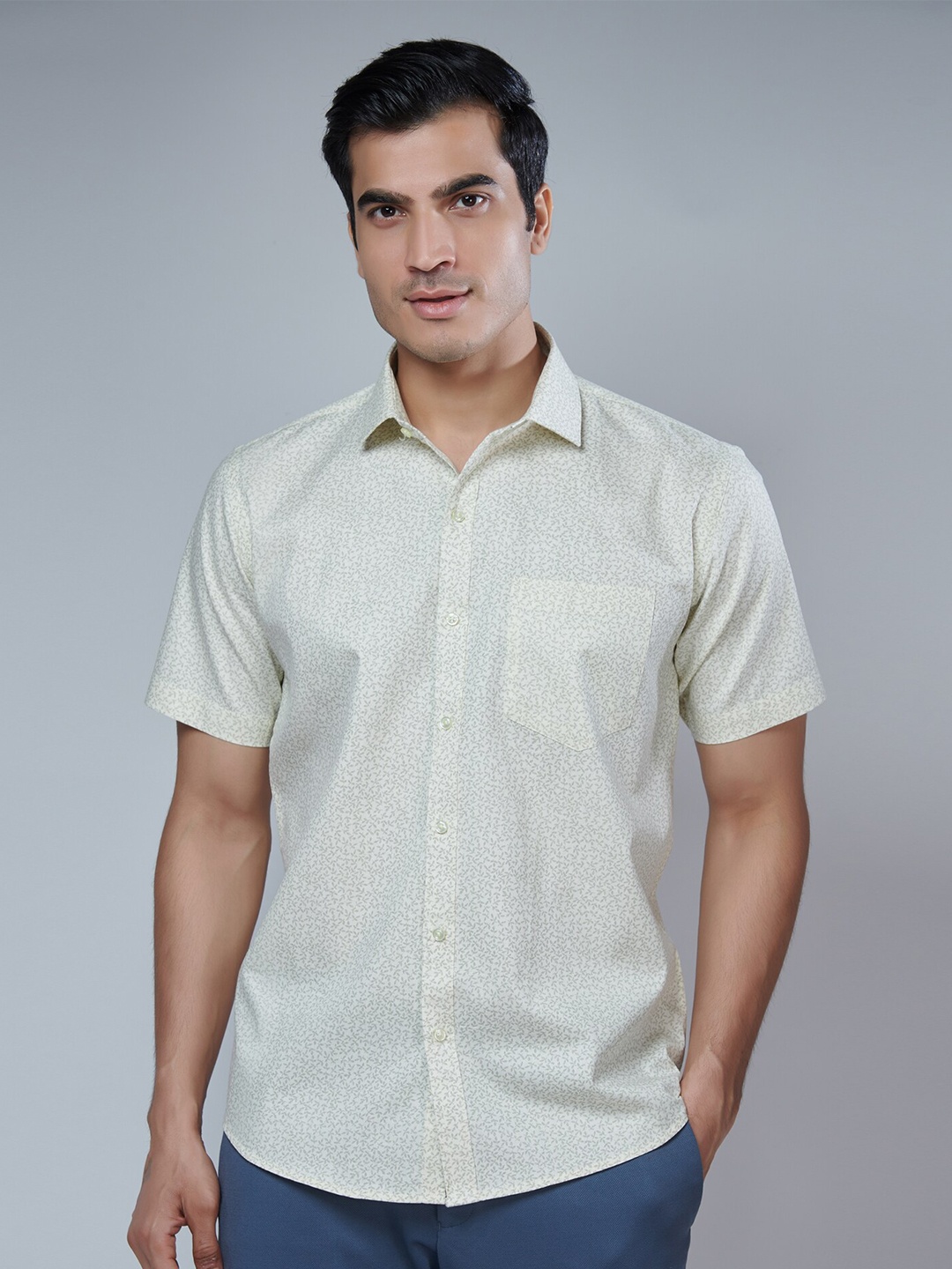 

MARK & ALBERT Men Off White Classic Slim Fit Printed Cotton Casual Shirt