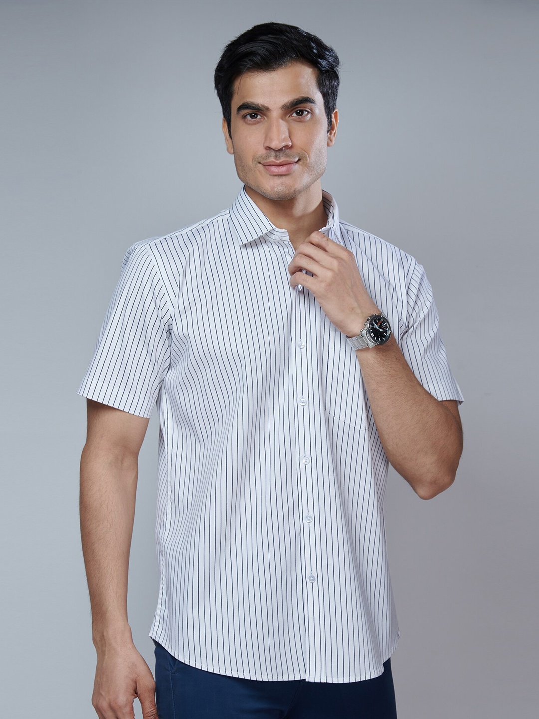 

MARK & ALBERT Men Black And White Classic Slim Fit Striped Formal Shirt
