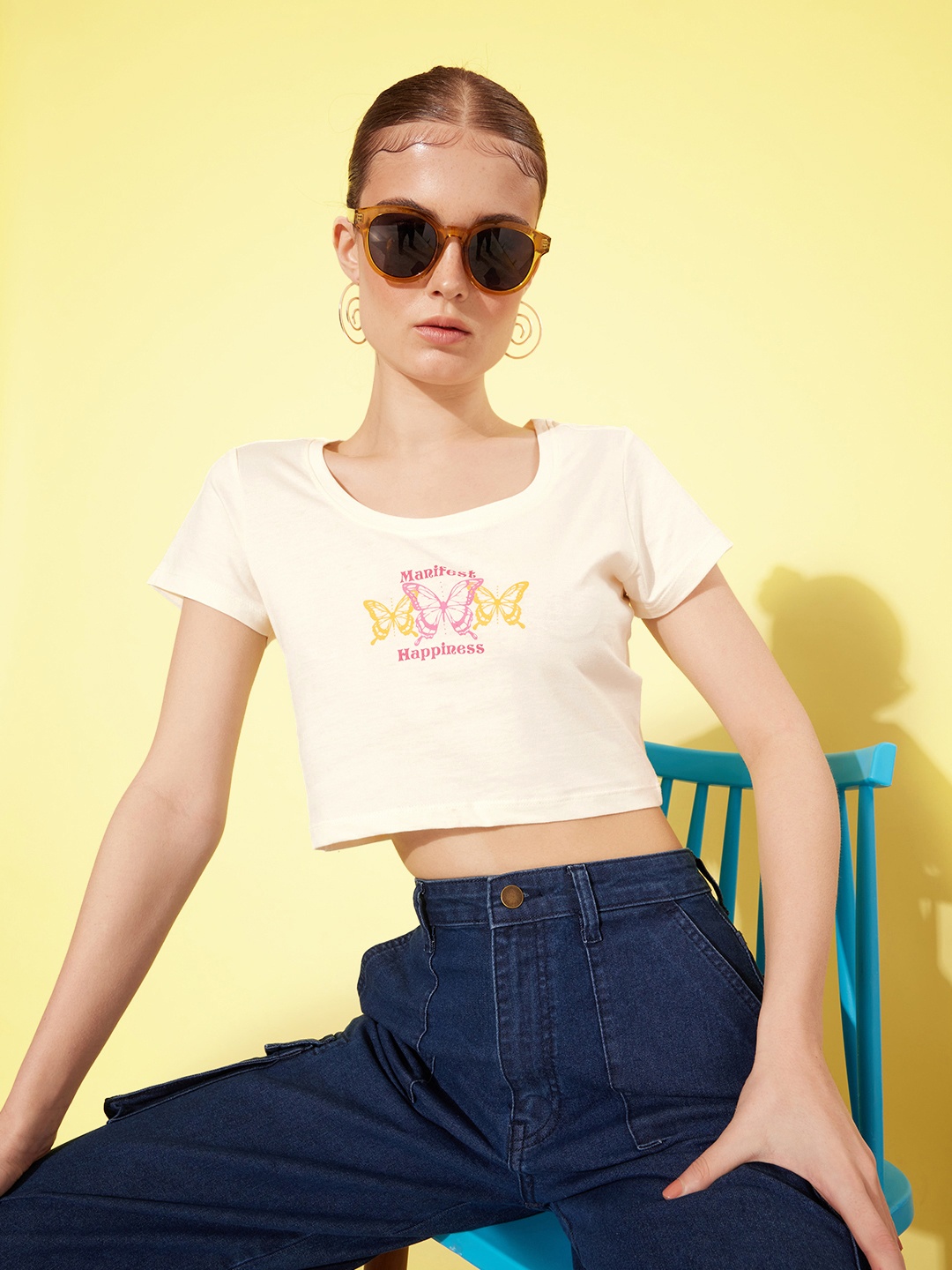 

Dressberry Cream-Coloured Graphic High Printed Pure Cotton Crop T-shirt