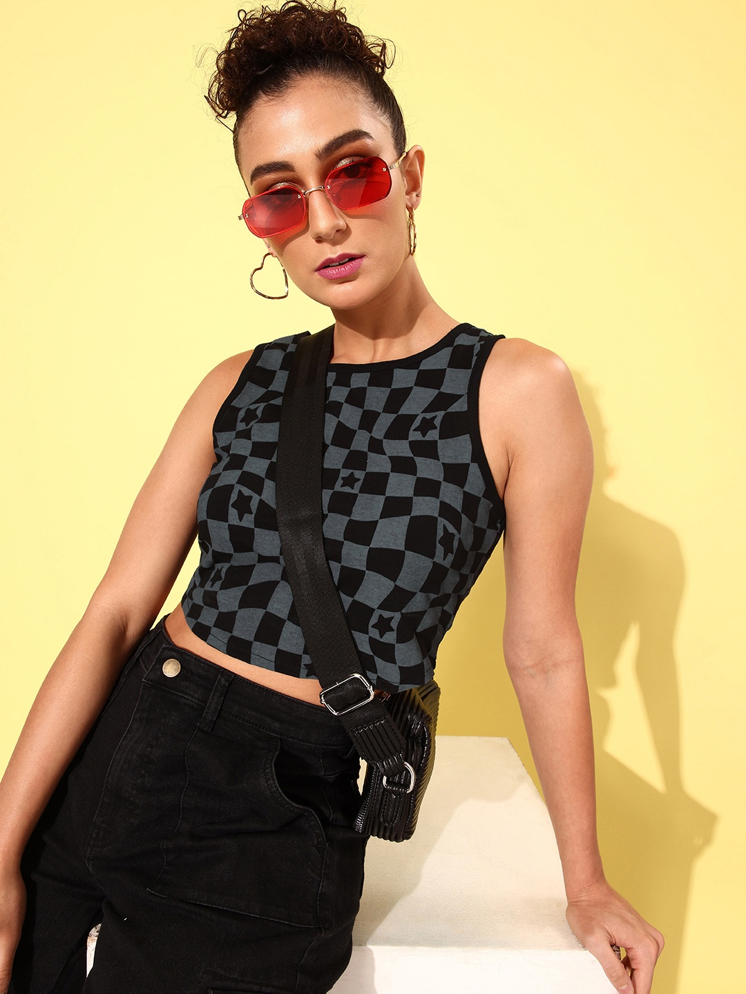 

Dressberry Bold Black Checked Y2K Drift Pure Cotton Sleeveless T-shirt