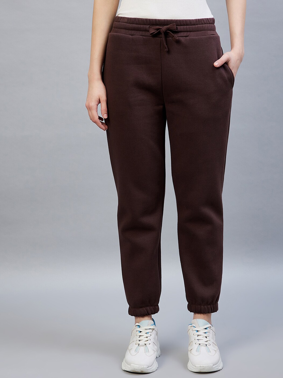 

DELAN Women Brown Solid Cotton Regular Fit Joggers, Coffee brown