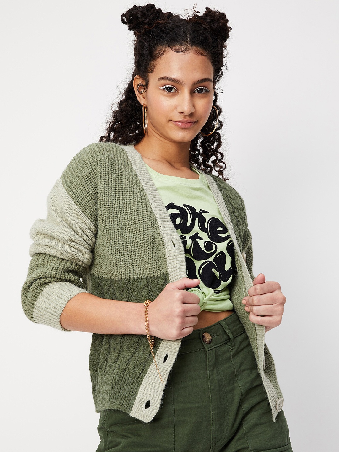 

max Women Olive Green & Off White Colourblocked Cardigan Sweater
