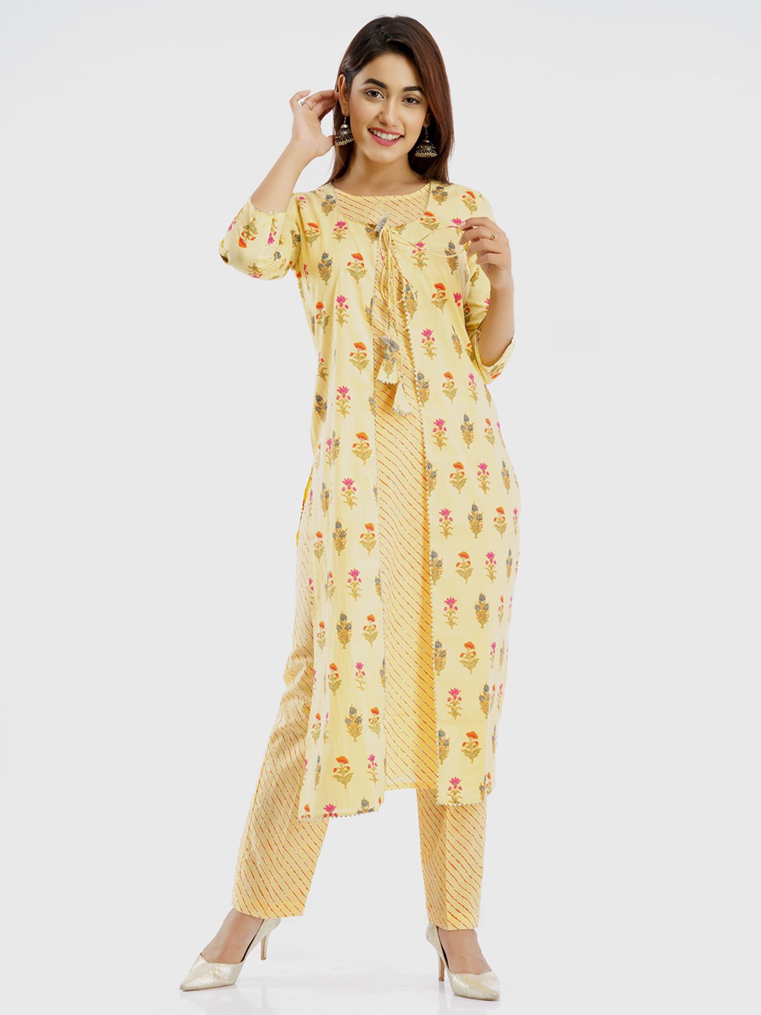 

PARCHHAI Women Yellow Floral Printed Gotta Patti Pure Cotton Kurta with Trousers