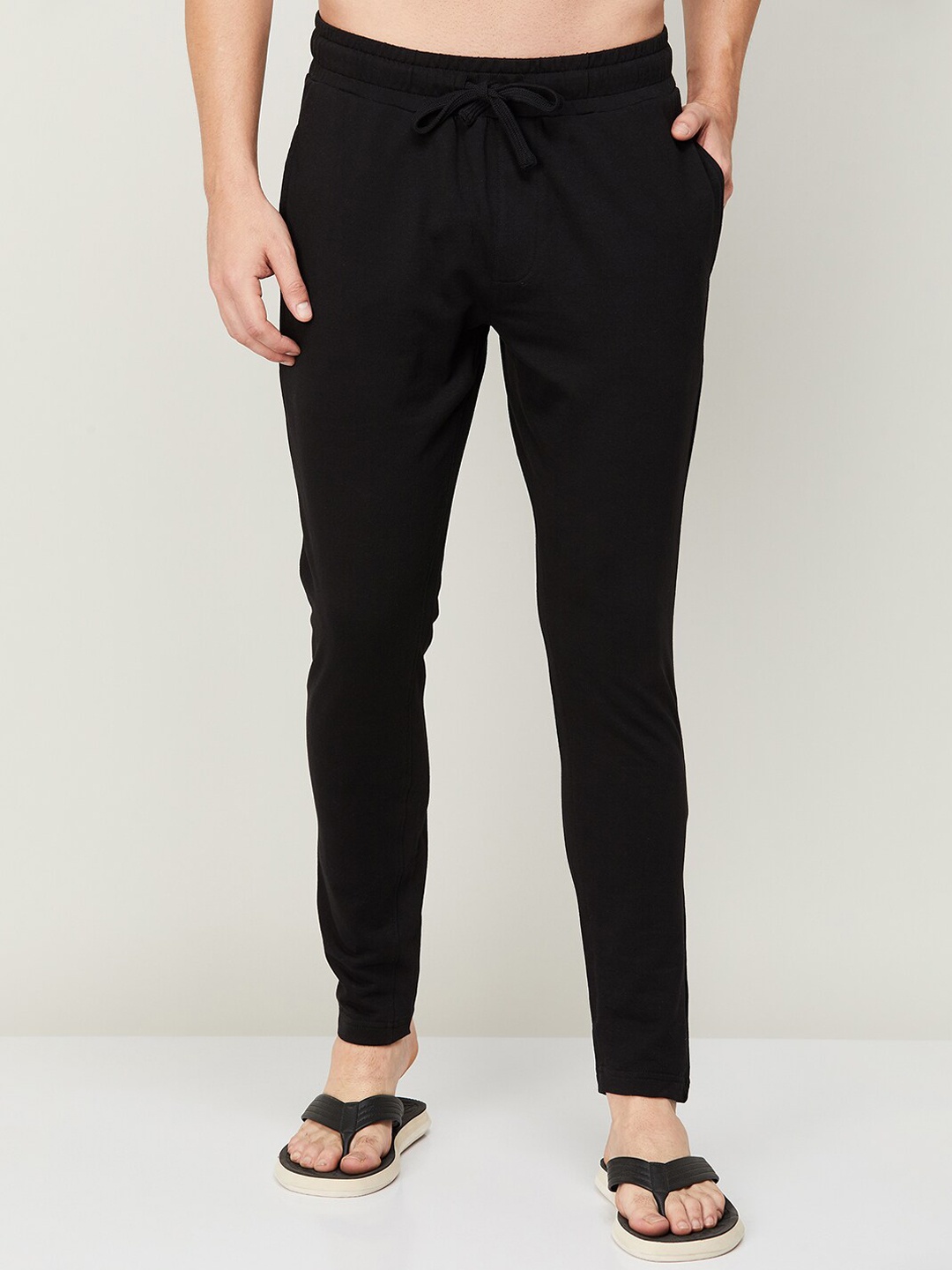 

Fame Forever by Lifestyle Men Black Solid Cotton Track Pant