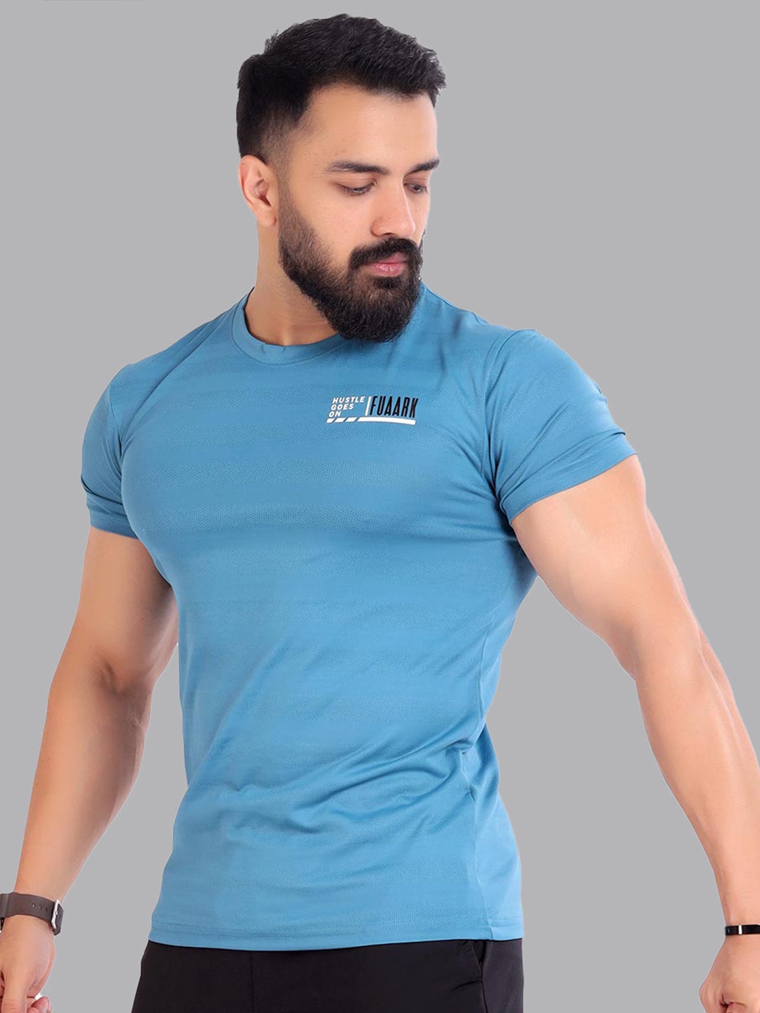 

FUAARK Men Blue Solid Anti Odour Slim Fit T-shirt
