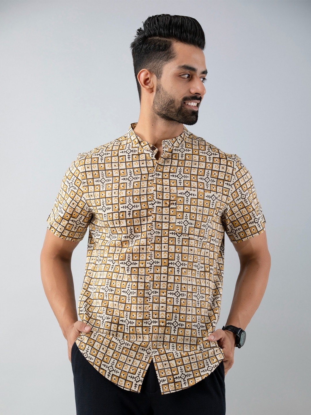 

Sutidora Men Brown Classic Geometric Printed Cotton Casual Shirt