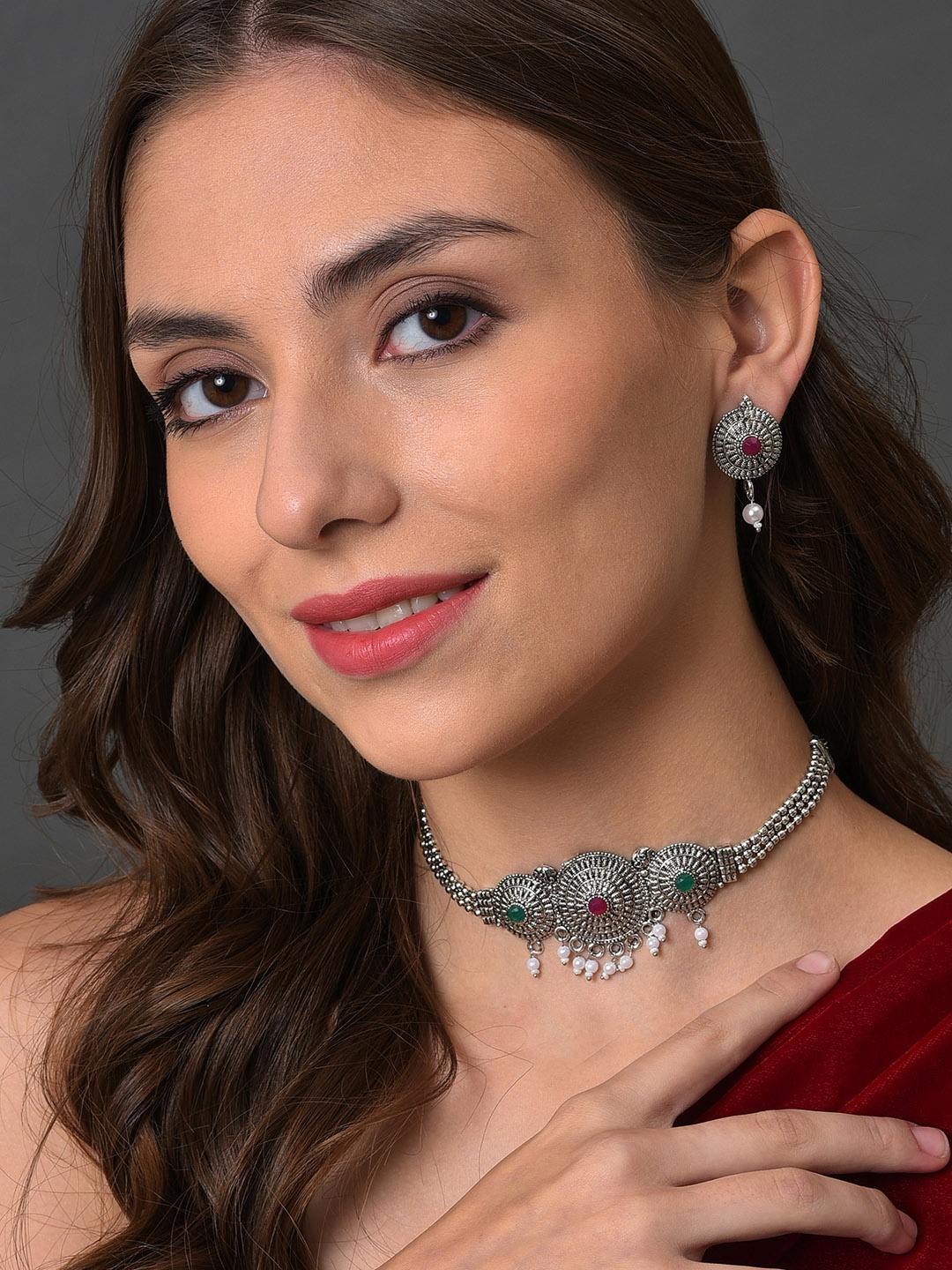 

SOHI Women Silver-Toned Silver-Plated Oxidised Choker Necklace Jewelry Set