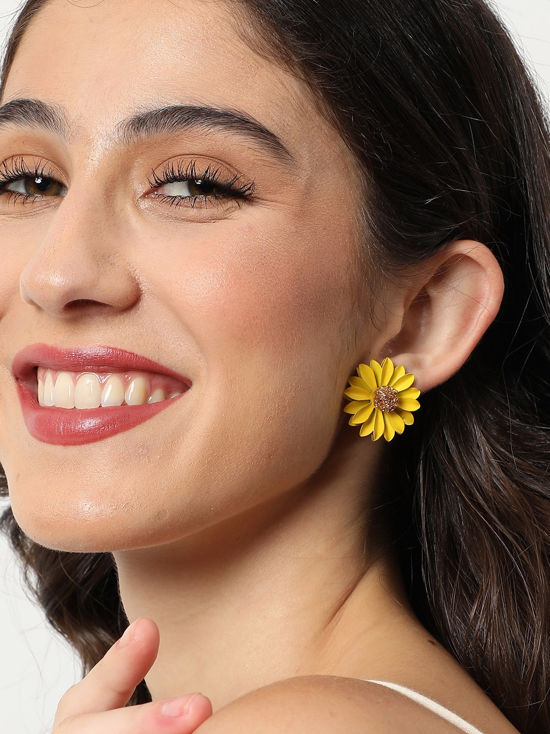 

SOHI Yellow & Gold-Plated Floral Studs Earrings
