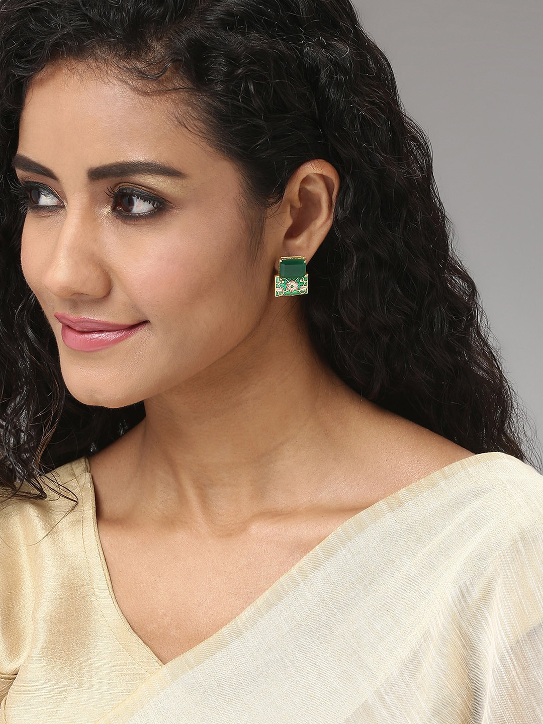 

SOHI Green & Gold-Plated Contemporary Studs Earrings