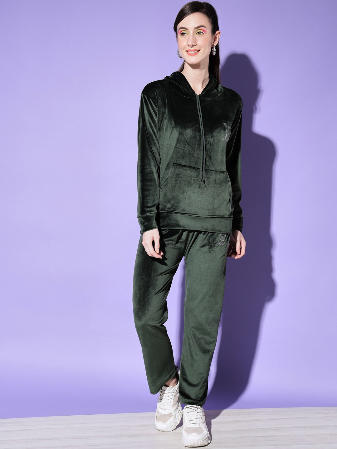 

BUY NEW TREND Women Dark Green Solid Velvet Hooded Tracksuits