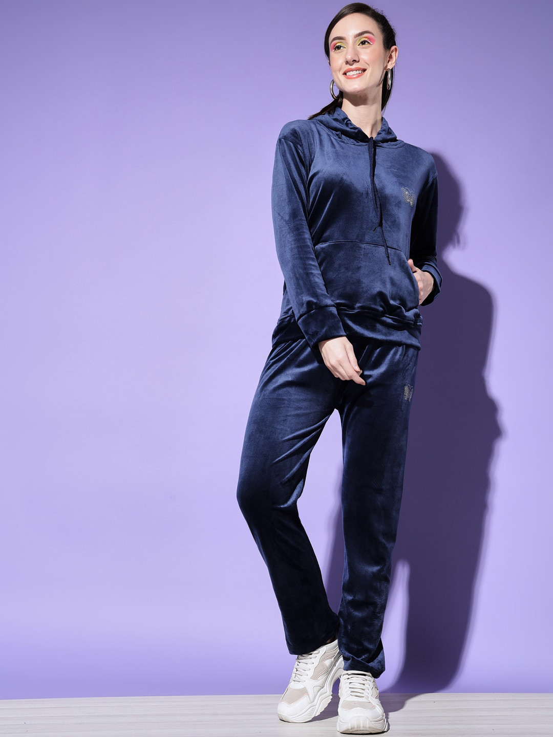 

BUY NEW TREND Women Navy Blue Solid Tracksuits