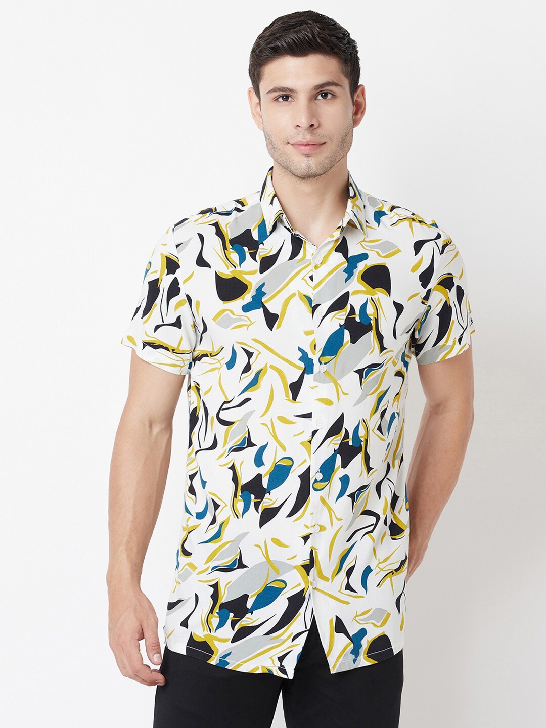 

Blue Buddha Men Off White Printed Cotton Casual Shirt