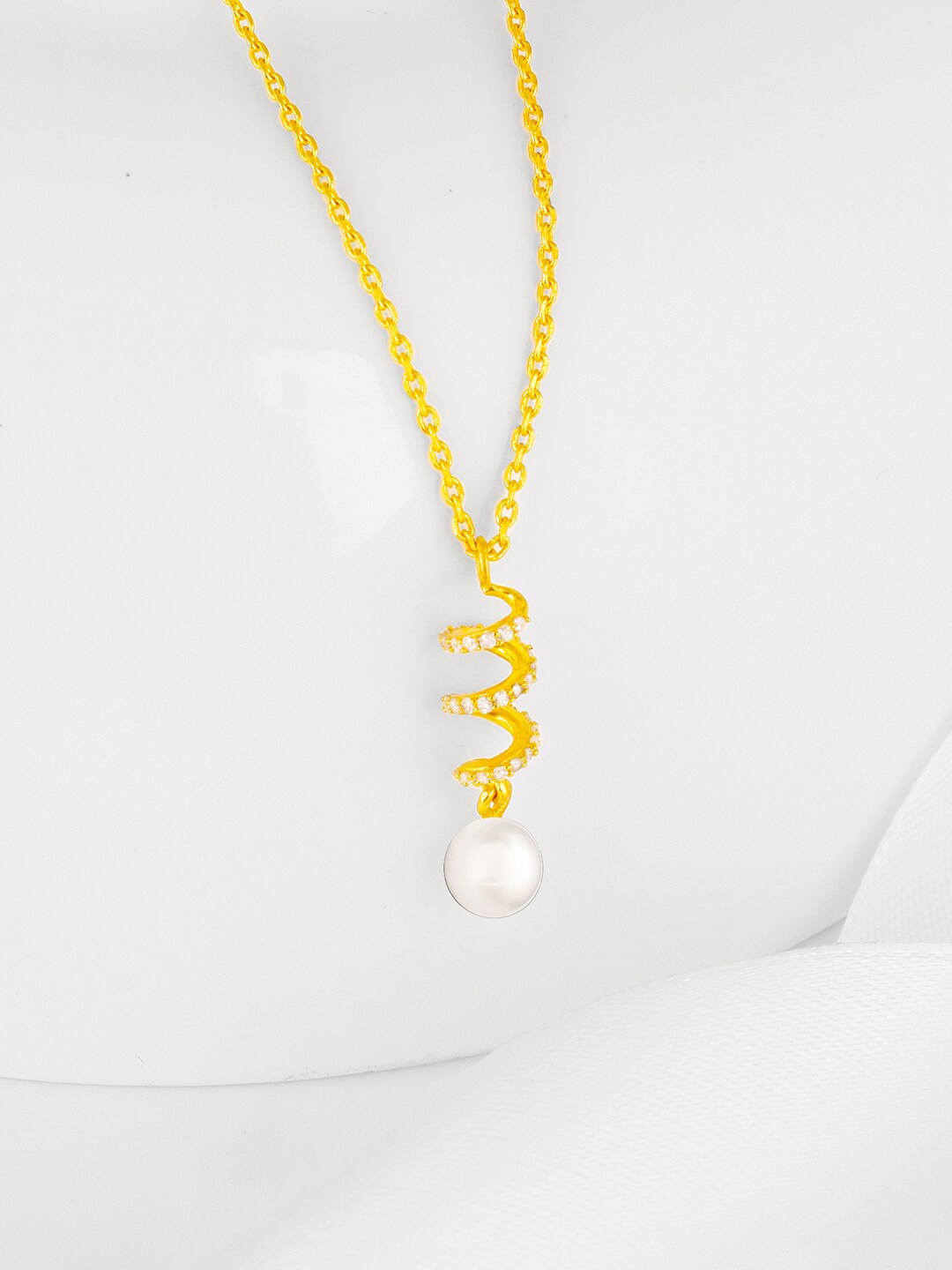 GIVA Gold 92.5 Sterling Sliver Gold Plated Spiral Beauty Pearl Pendant With Link Chain