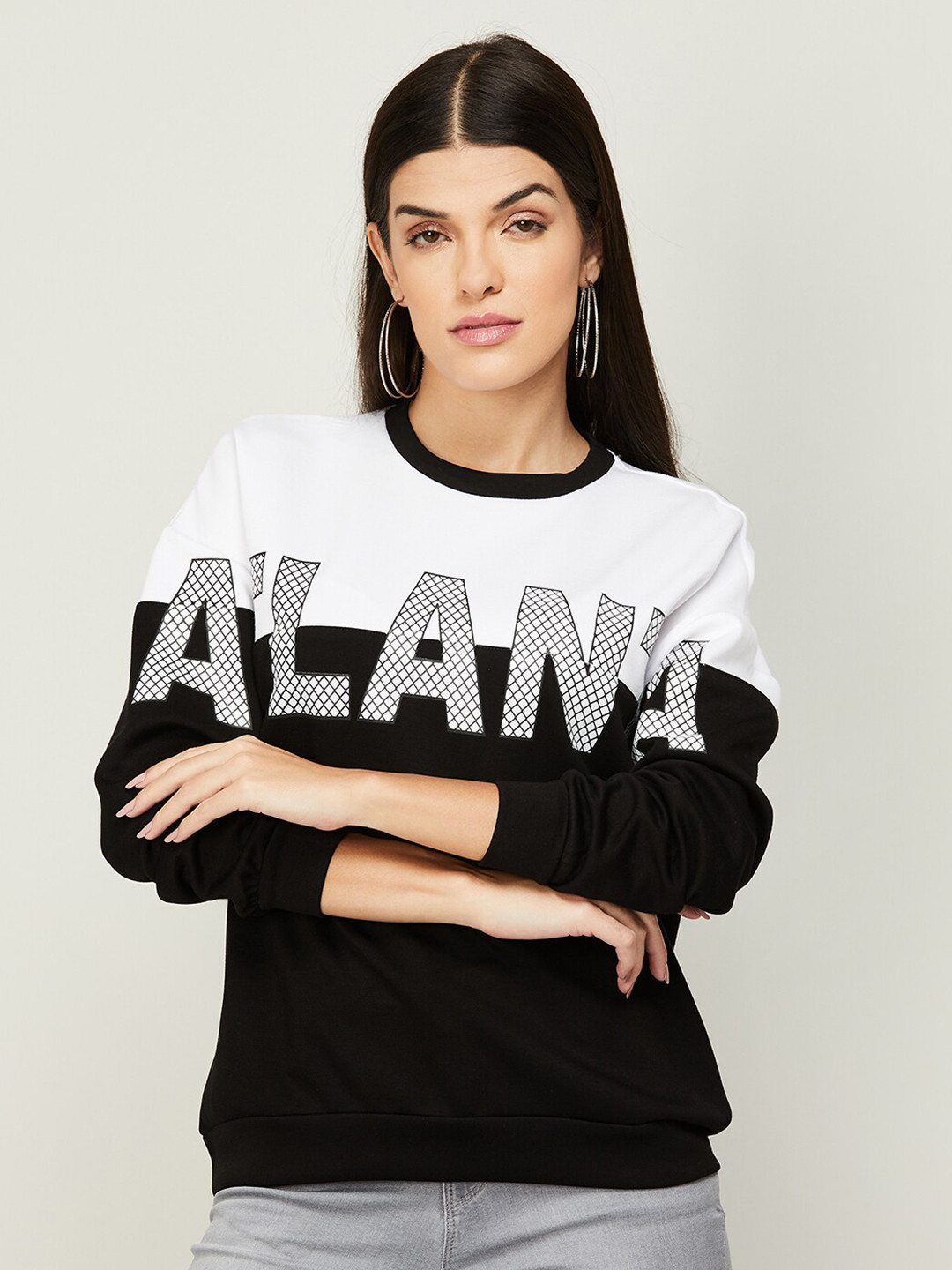 

Ginger by Lifestyle Women Black & White Printed Sweatshirt