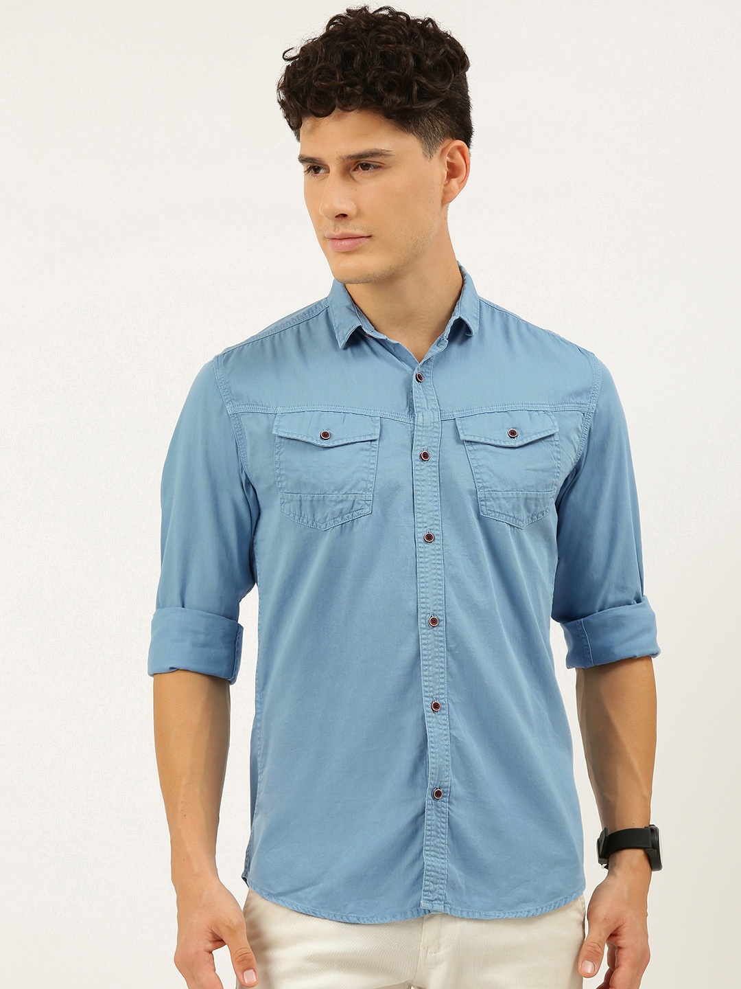 

IVOC Men Blue Solid Pure Cotton Standard Slim Fit Casual Shirt