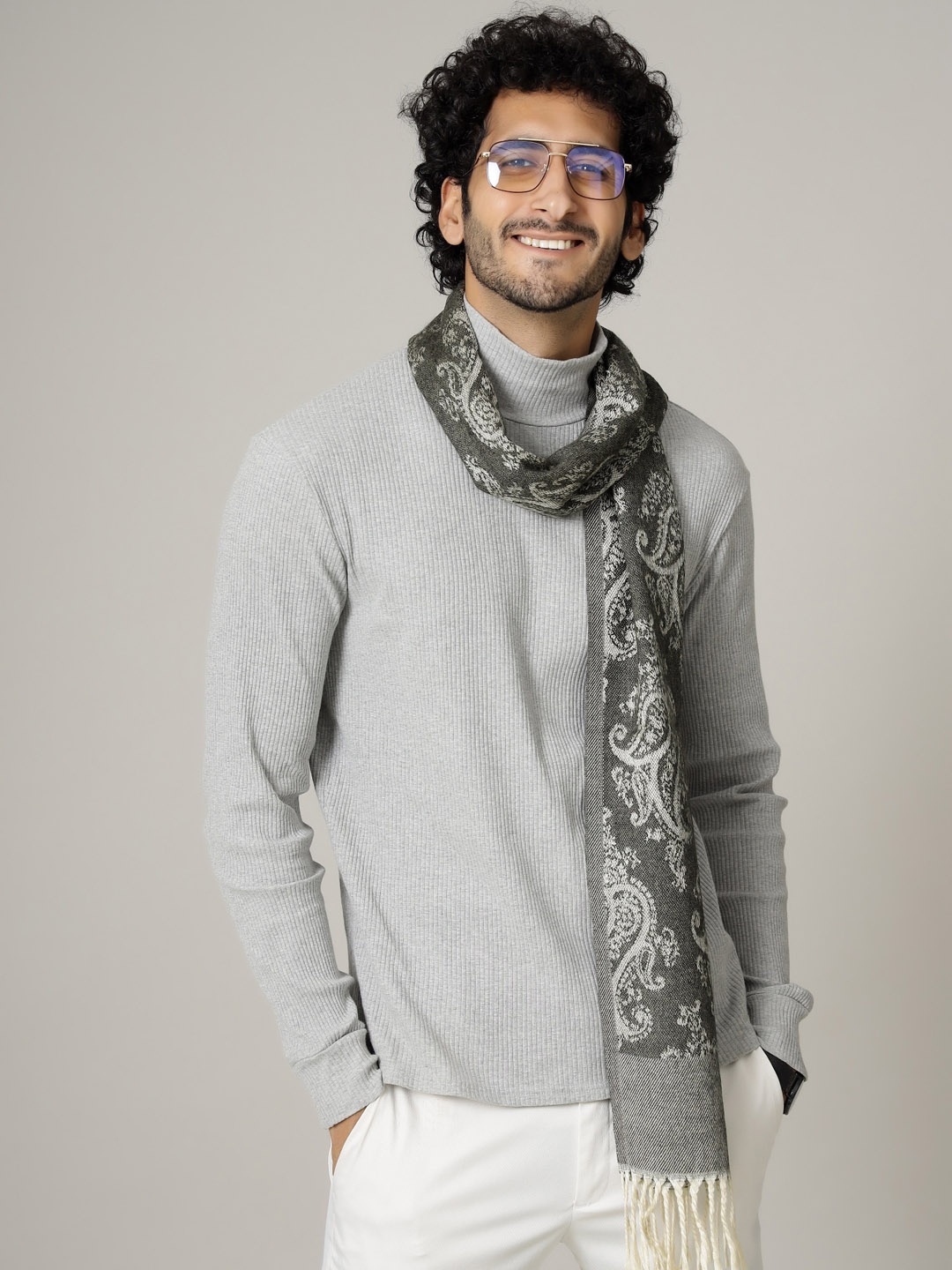 

HANDICRAFT PALACE Men Green Woven Design Wool Muffler