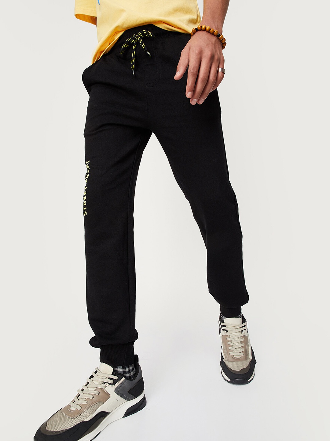 

max Boys Black Solid Cotton Joggers