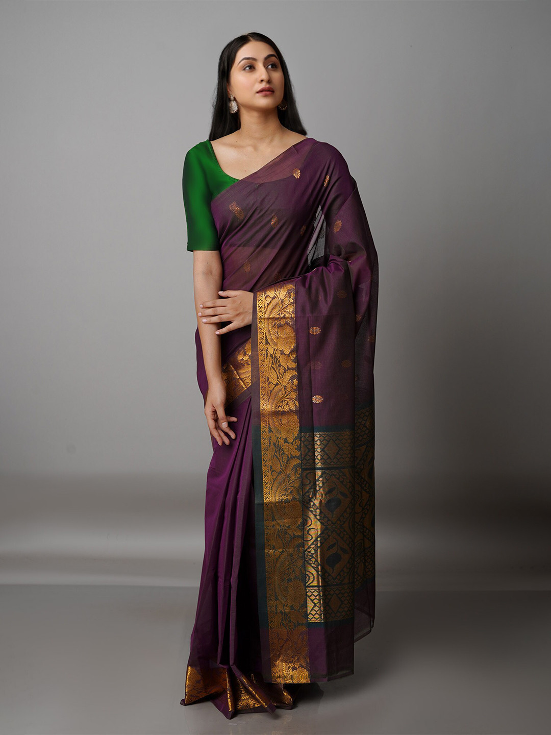 

Unnati Silks Purple & Gold-Toned Woven Design Zari Pure Cotton Gadwal Saree