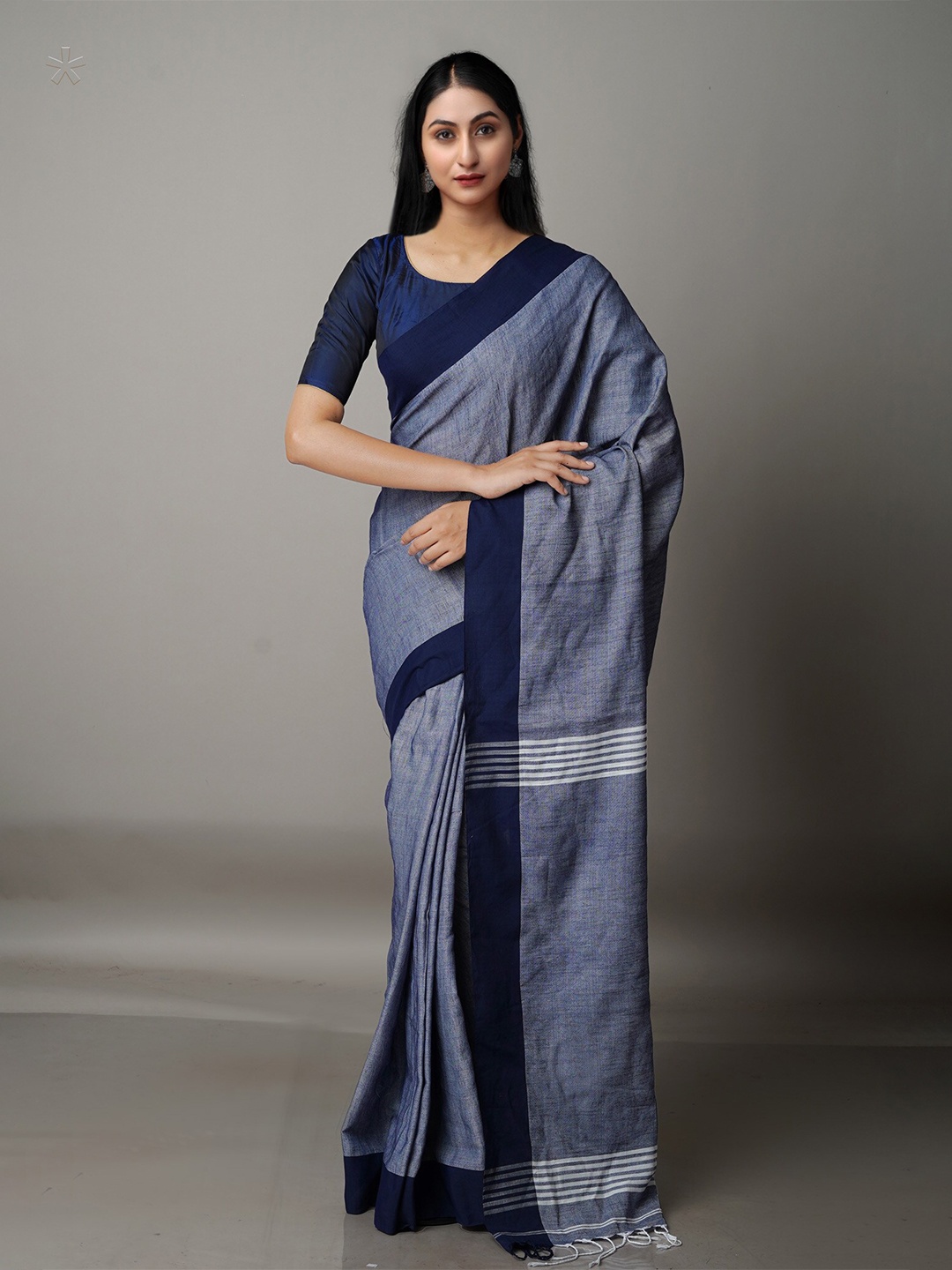

Unnati Silks Grey & Blue Jamdani Saree