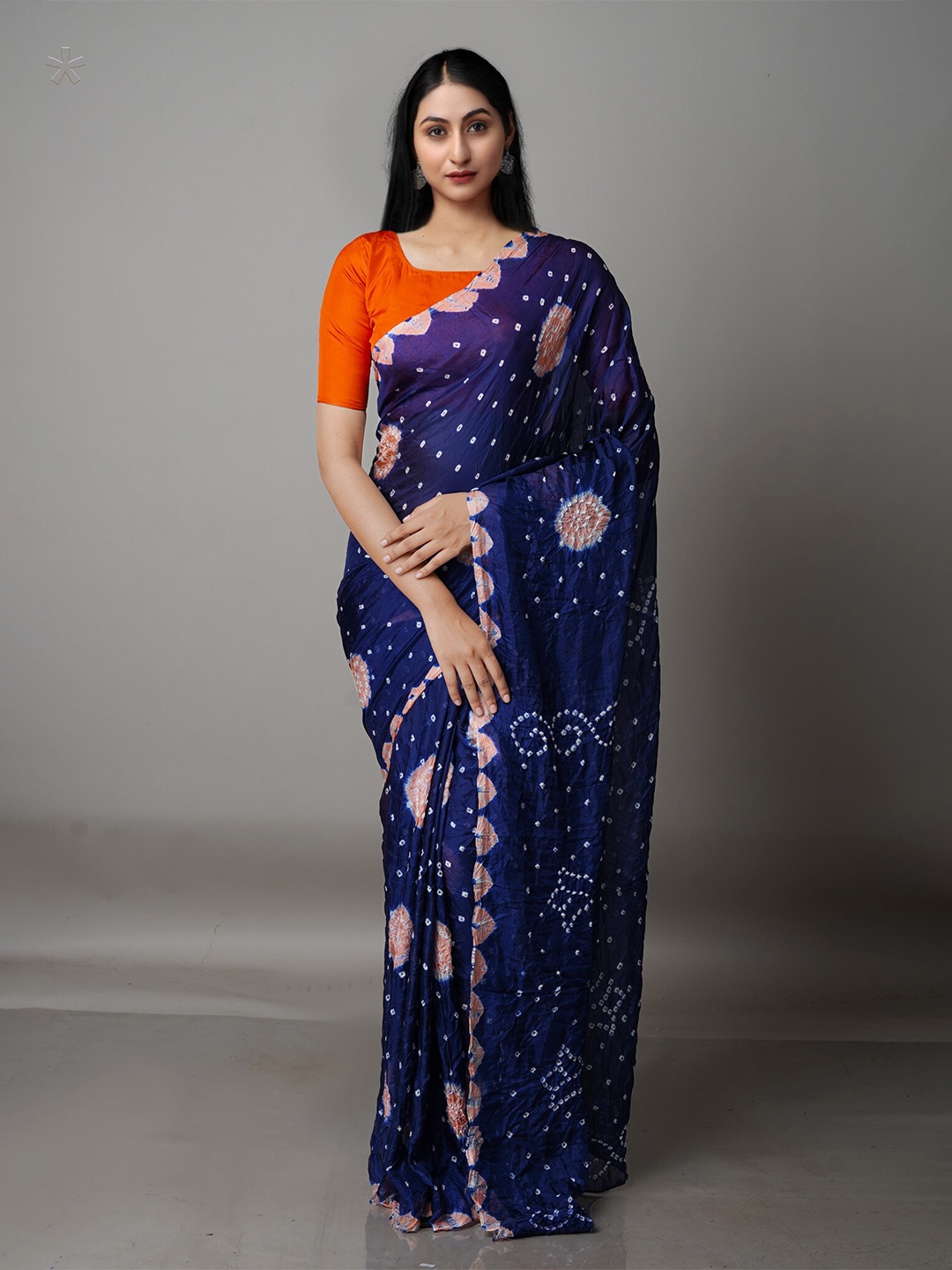 

Unnati Silks Navy Blue & White Bandhani Silk Blend Bandhani Saree