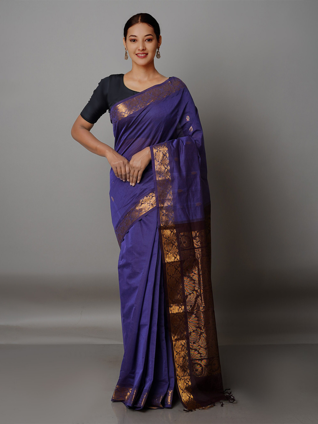 

Unnati Silks Lavender & Maroon Woven Design Zari Pure Cotton Handloom Gadwal Saree