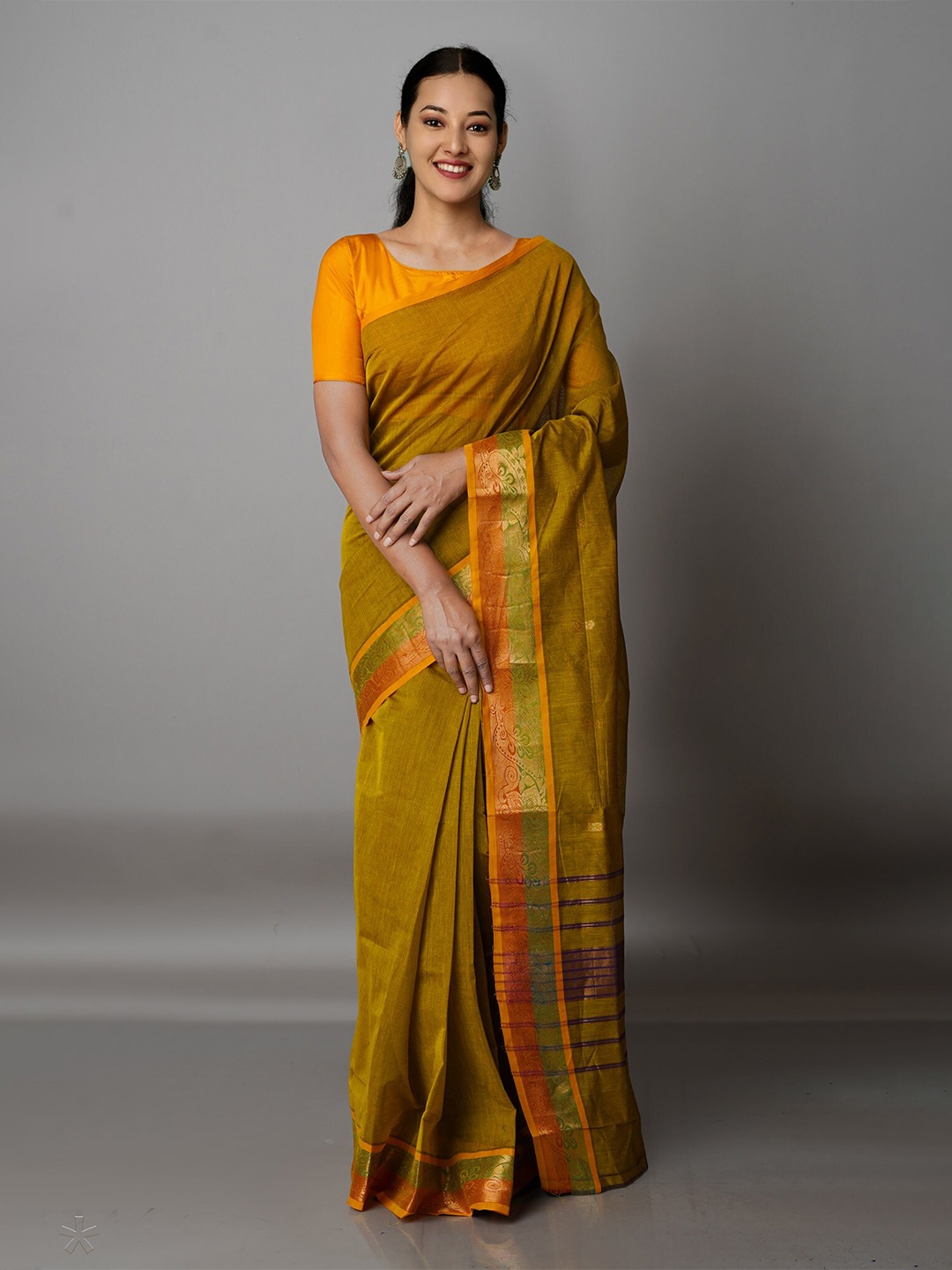 

Unnati Silks Green Zari Pure Cotton Handloom Gadwal Saree