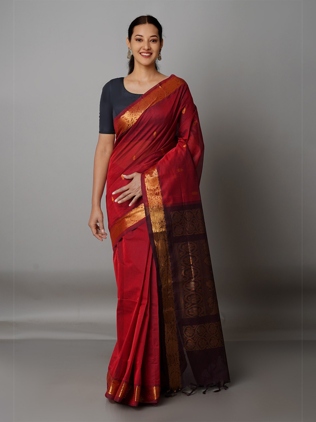 

Unnati Silks Red & Maroon Woven Design Zari Pure Cotton Handloom Gadwal Saree
