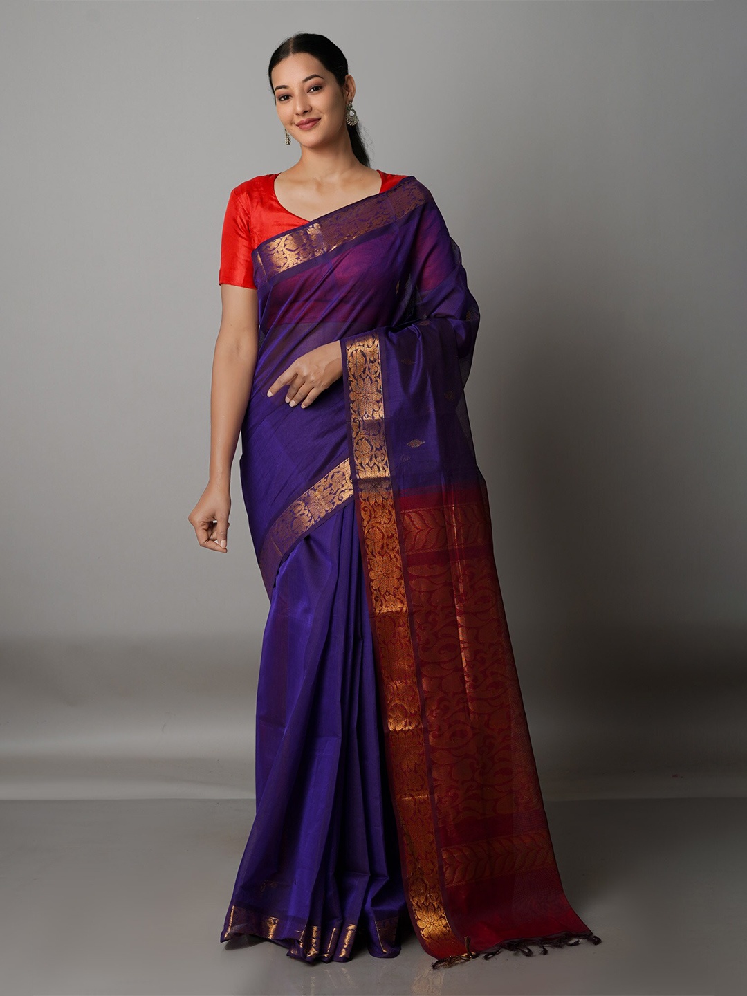 

Unnati Silks Violet & Red Woven Design Zari Pure Cotton Handloom Gadwal Saree