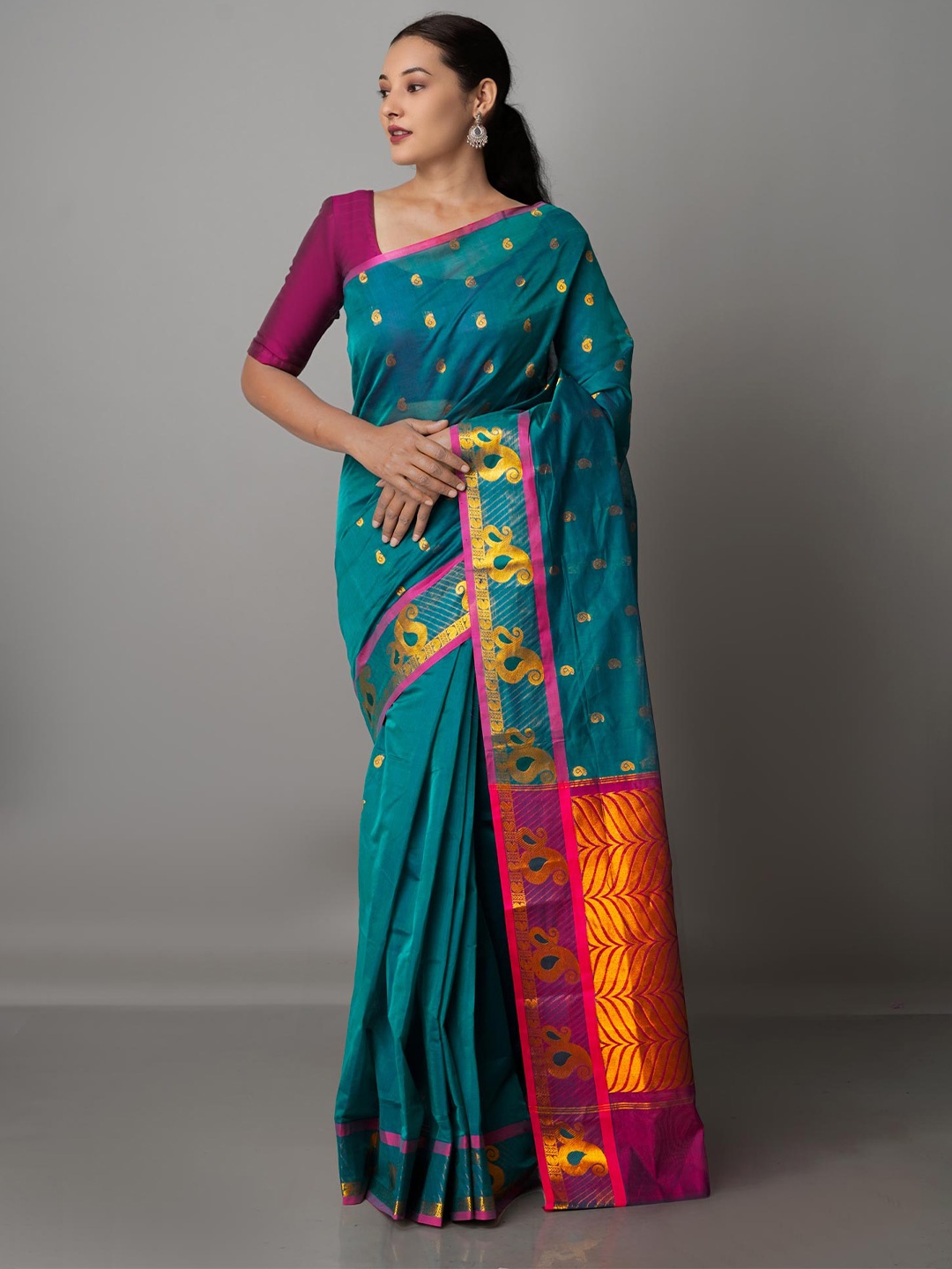 

Unnati Silks Green & Purple Woven Design Zari Pure Cotton Handloom Gadwal Saree